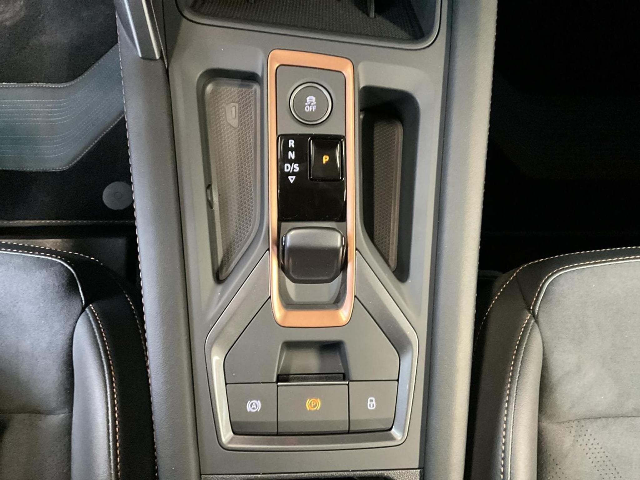 Cupra Leon Sportstourer+TDI+DSG+Sennheiser+Pure-Perf.+Dynamic-Design (2025) - Photo 14