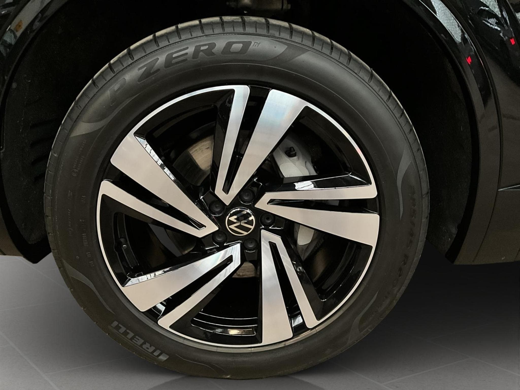 VW Touareg R-Line+V6TDI+4M+P.Confort+AHK (2025) - Photo 8