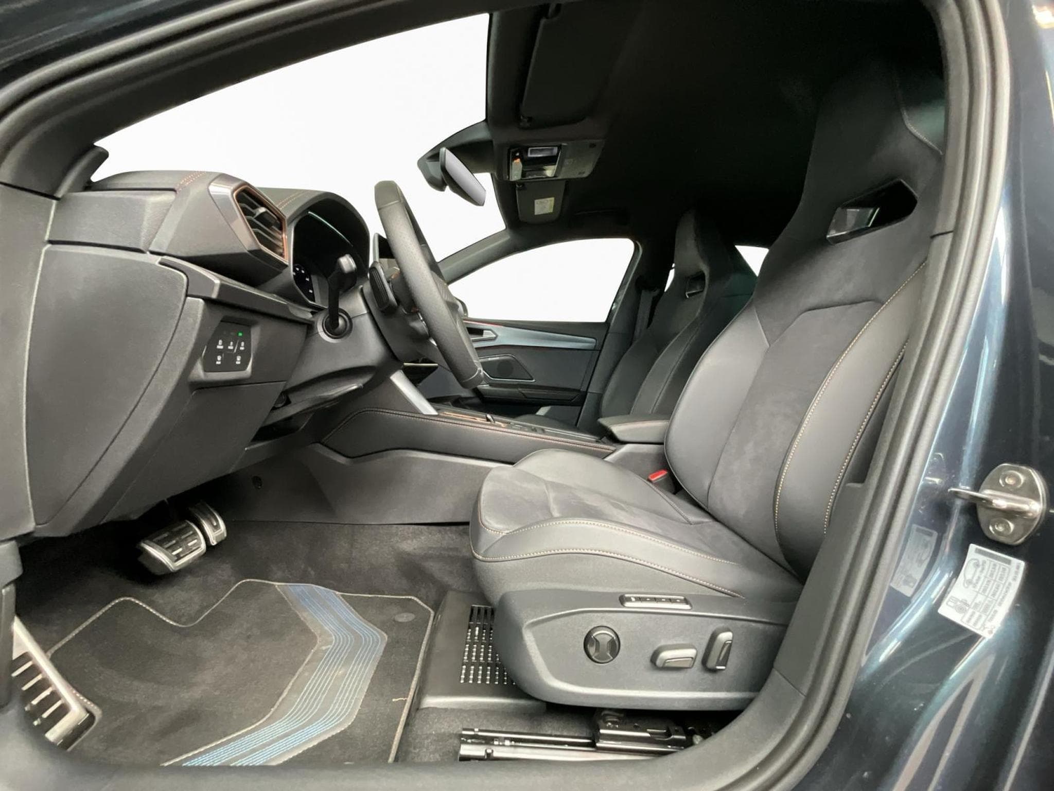Cupra Leon DSG+Pure-Performance+Sound-Immersive+Dynamic (2025) - Photo 11