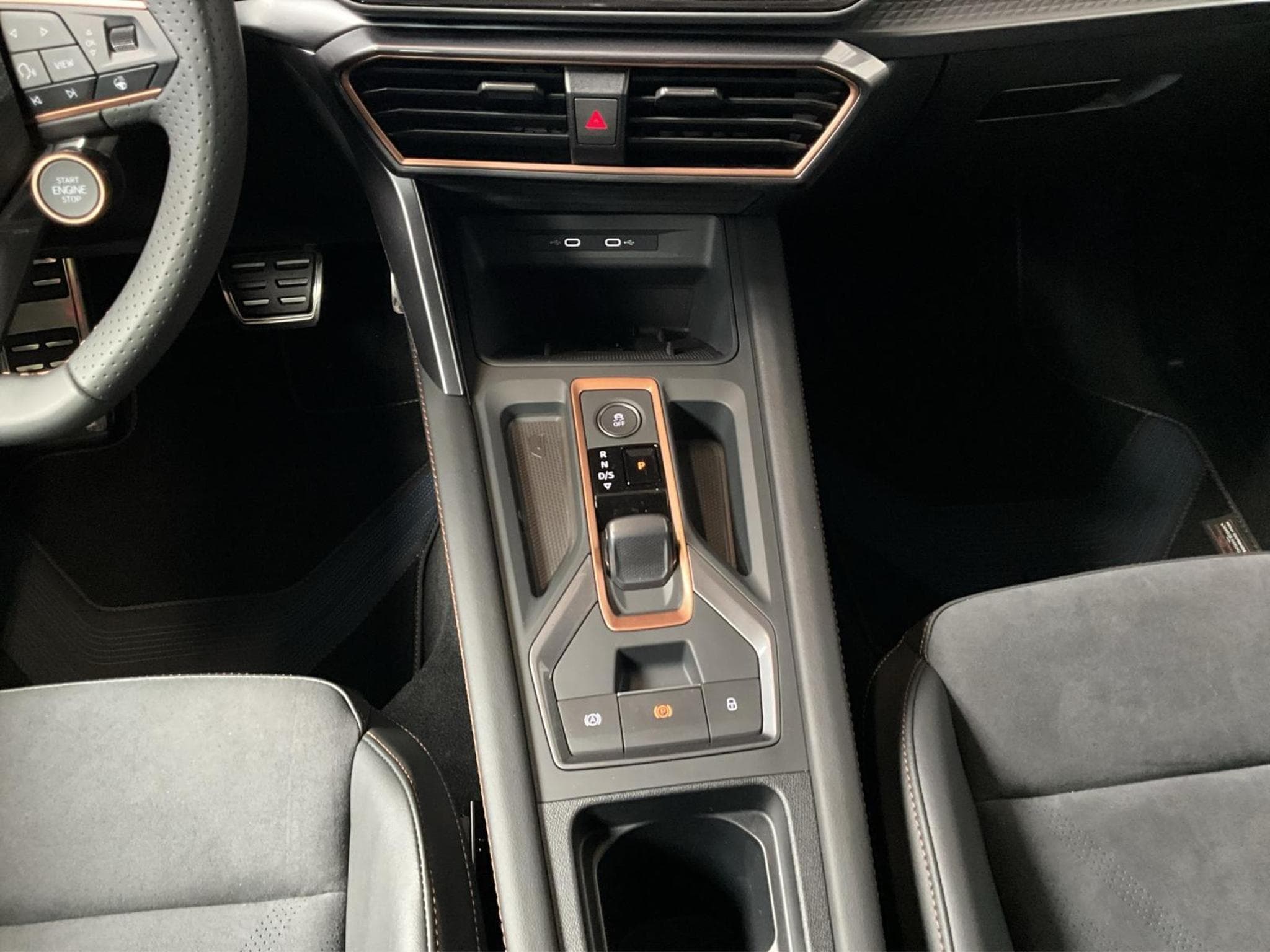 Cupra Leon DSG+Pure-Performance+Sound-Immersive+Dynamic (2025) - Photo 14