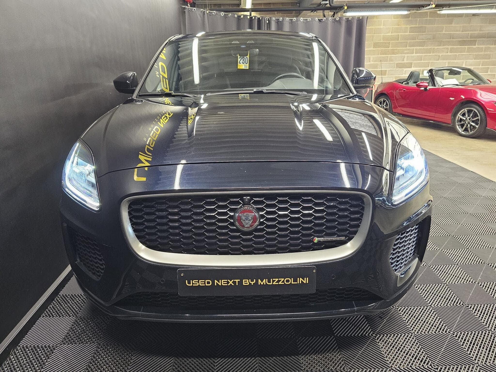 Jaguar E-Pace 241 cv R-DYNAMIC SE/ 4MOTION/ MERIDIAN (2020) - Foto 3