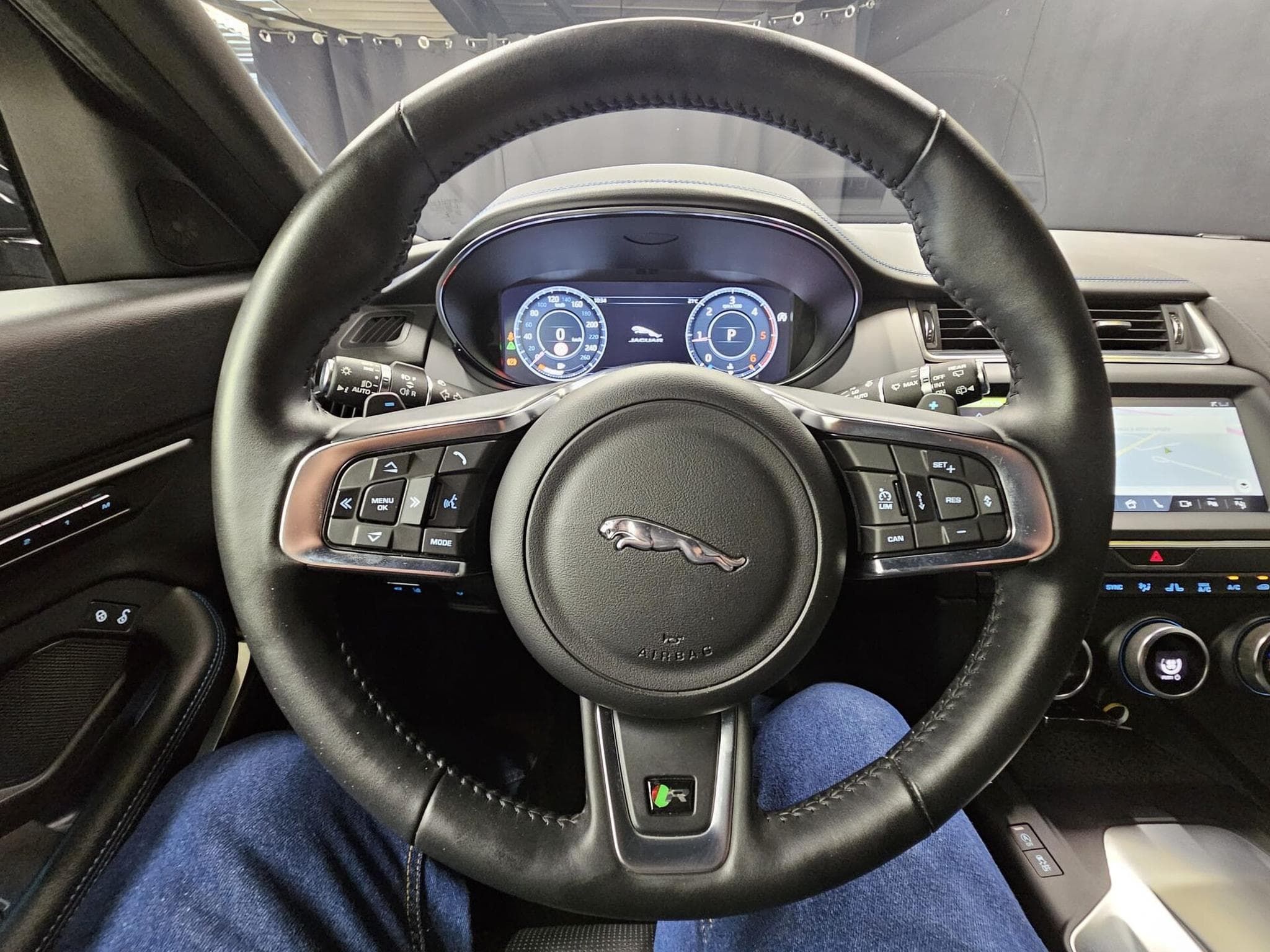 Jaguar E-Pace 241 cv R-DYNAMIC SE/ 4MOTION/ MERIDIAN (2020) - Foto 8