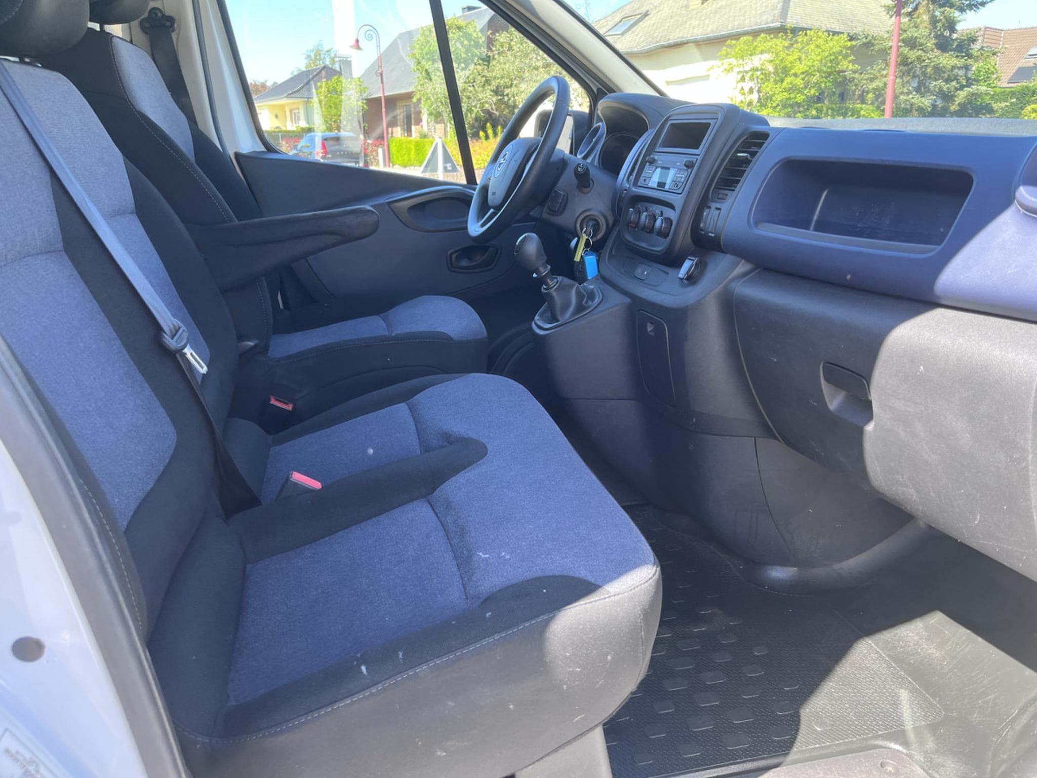 Opel Vivaro 1.6cdti 95cv L1H1 Euro6 Clim Camera PDC Armoires Wurth (2019) - Foto 10