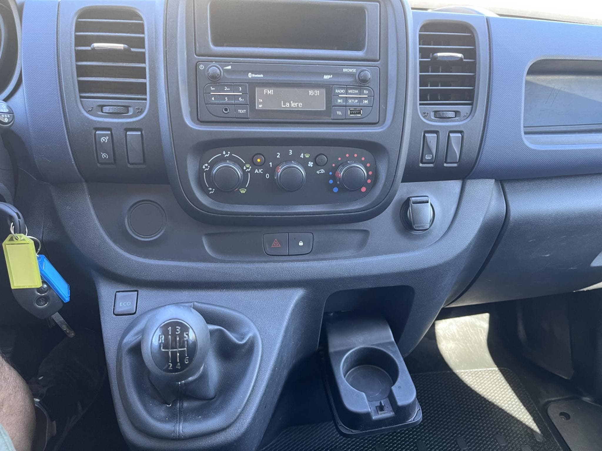 Opel Vivaro 1.6cdti 95cv L1H1 Euro6 Clim Camera PDC Armoires Wurth (2019) - Foto 13