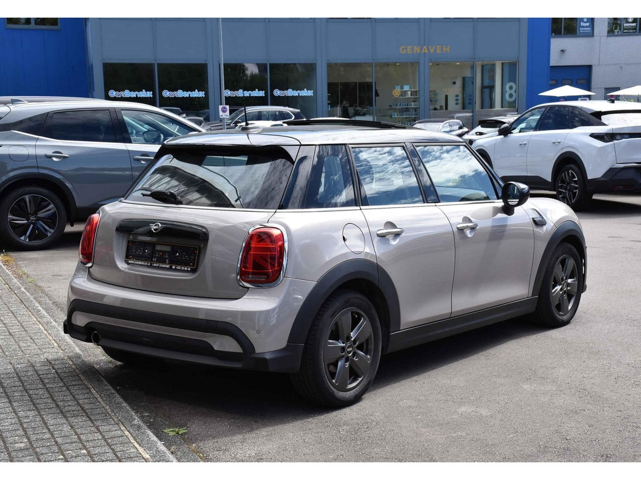 Mini Cooper 1.5A PANO CUIR GPS HUD CAM PARK KEYLESS 1° MAIN (2023) - Photo 4