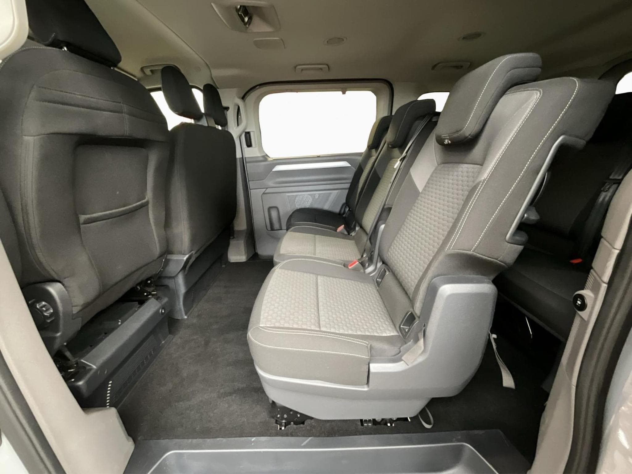 VW T7 Life+Kurz+8AT+9Sitze+LED (2025) - Photo 15