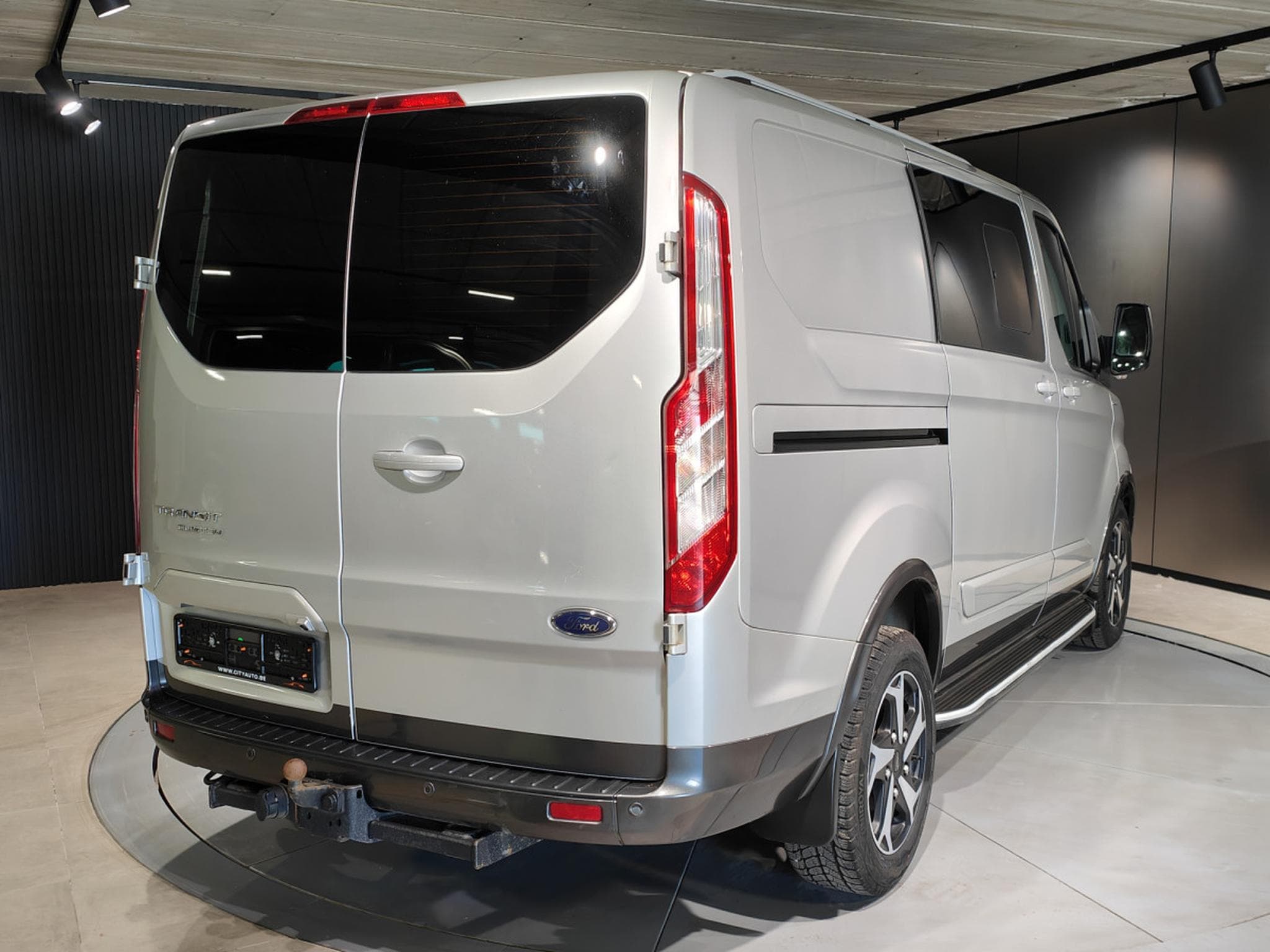 Ford Transit 2.0 TDCI DOUBLE CABINE L2H1 5 PLACES BOITE AUTO CARPLAY CAME (2023) - Photo 3