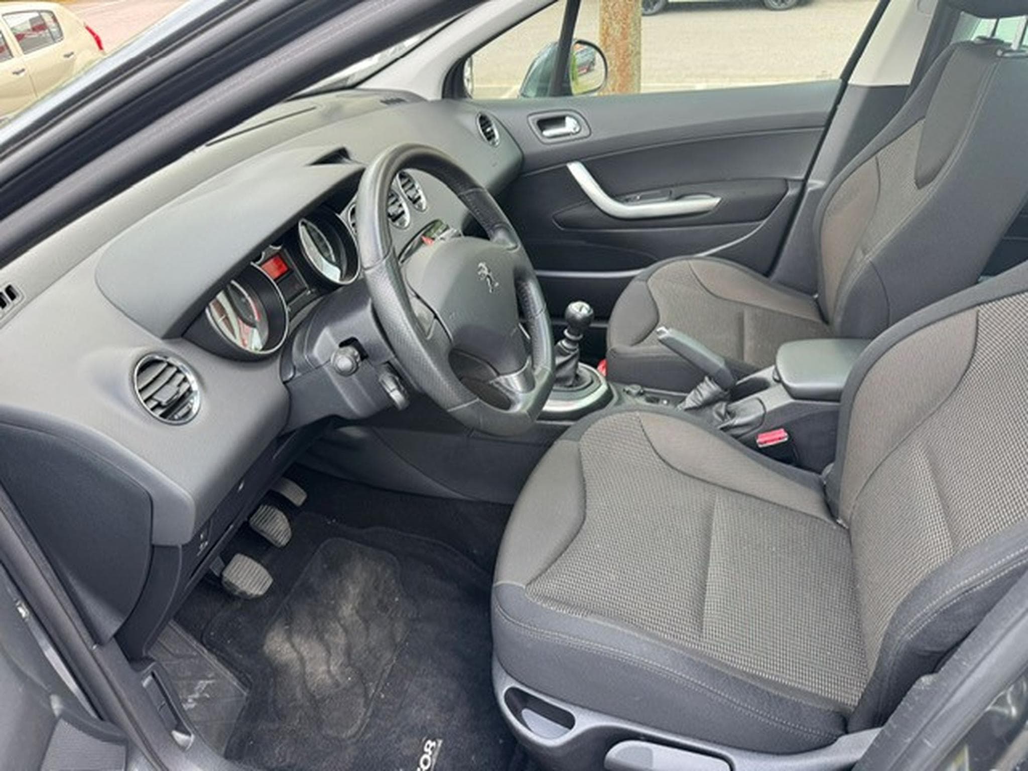 Peugeot 308 PEUGEOT 308 SW PANORAMA KLIMA BLUETOOTH (2013) - Foto 10