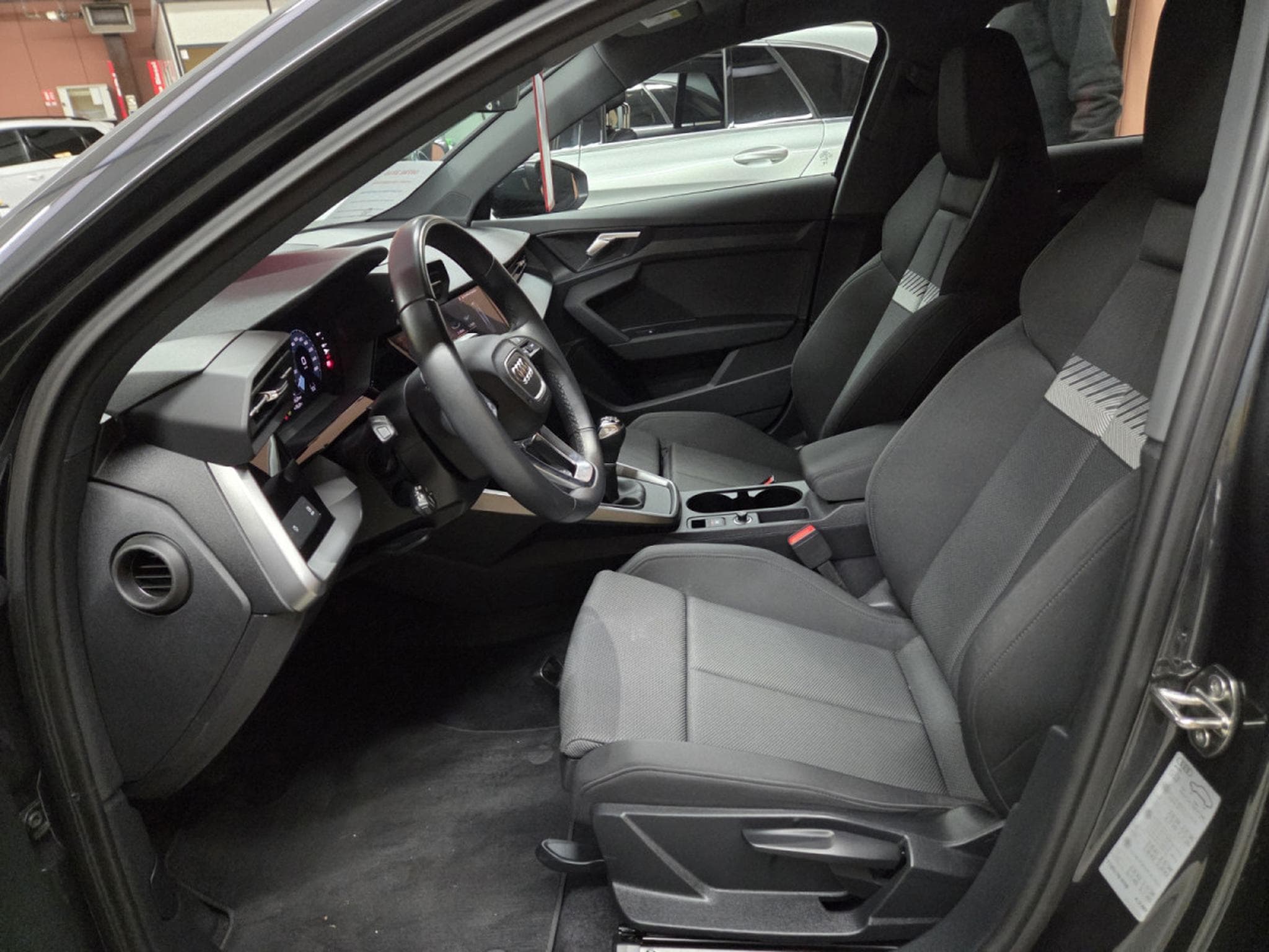 Audi A3 BERLINE TDI 150CV ATTRACTION (2024) - Foto 7