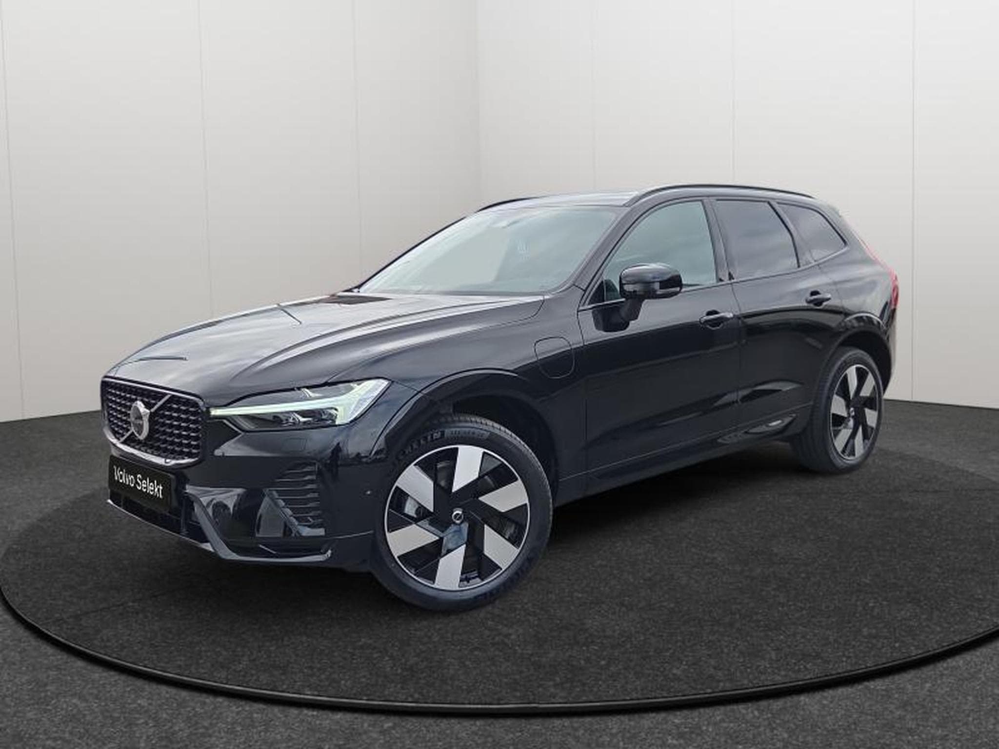 Volvo XC60 T6 Plus Dark / Hybride KIT HIVER (2025) - Photo 1
