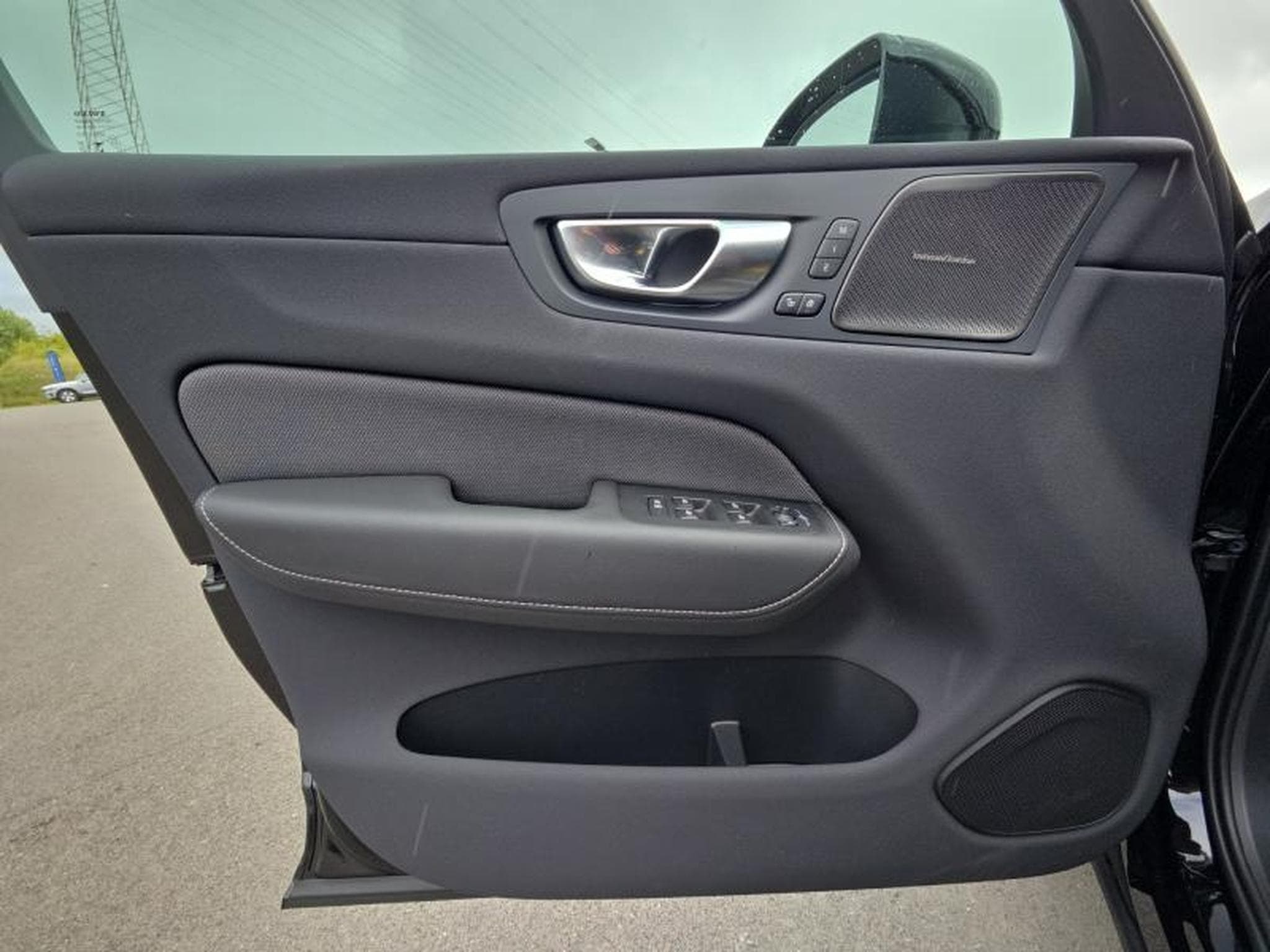 Volvo XC60 T6 Plus Dark / Hybride KIT HIVER (2025) - Photo 20