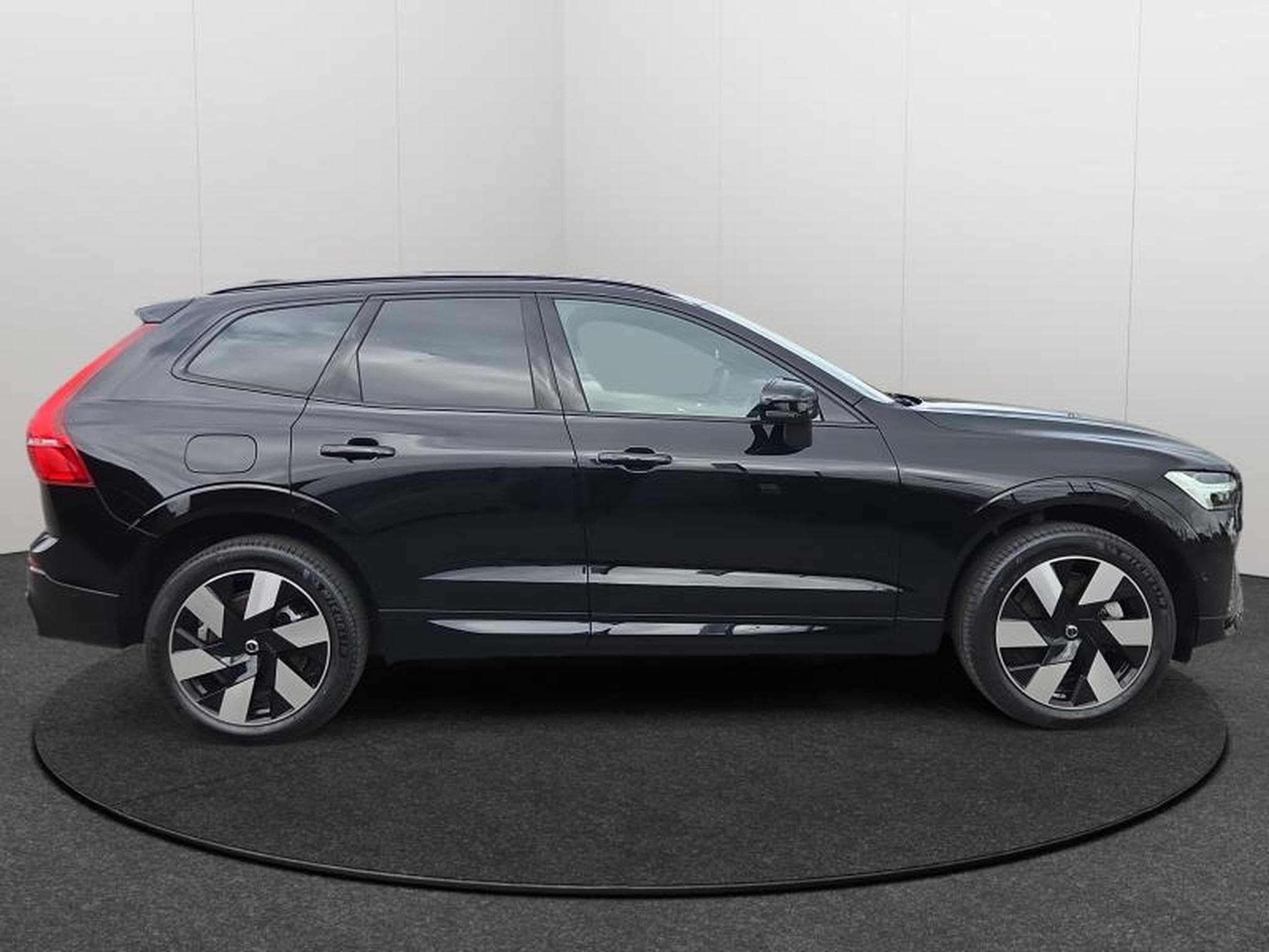Volvo XC60 T6 Plus Dark / Hybride KIT HIVER (2025) - Photo 27