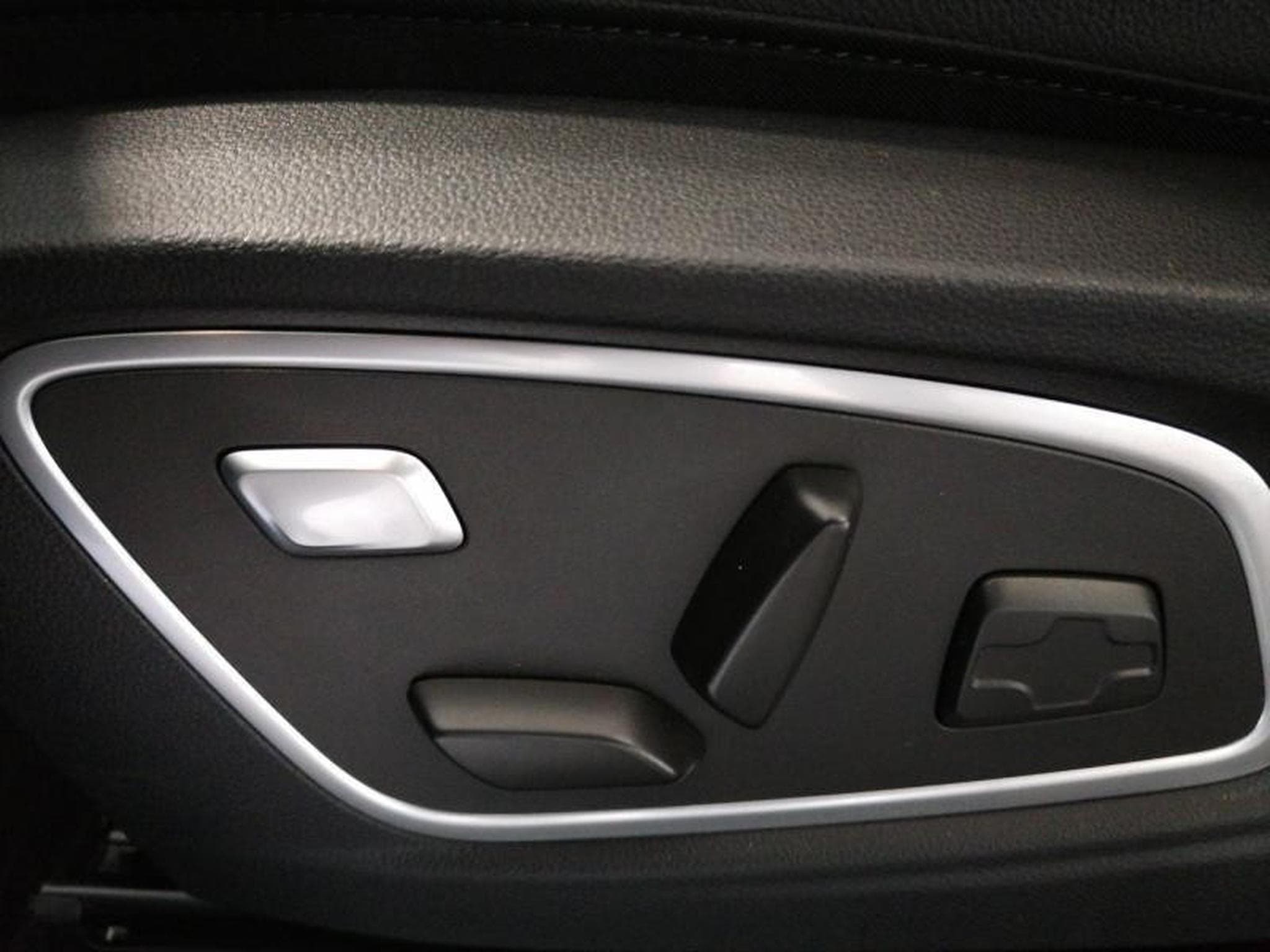 Renault Espace 1.2 E-Tech Esprit Alpine full hybrid 4Control 7pl (2025) - Photo 7