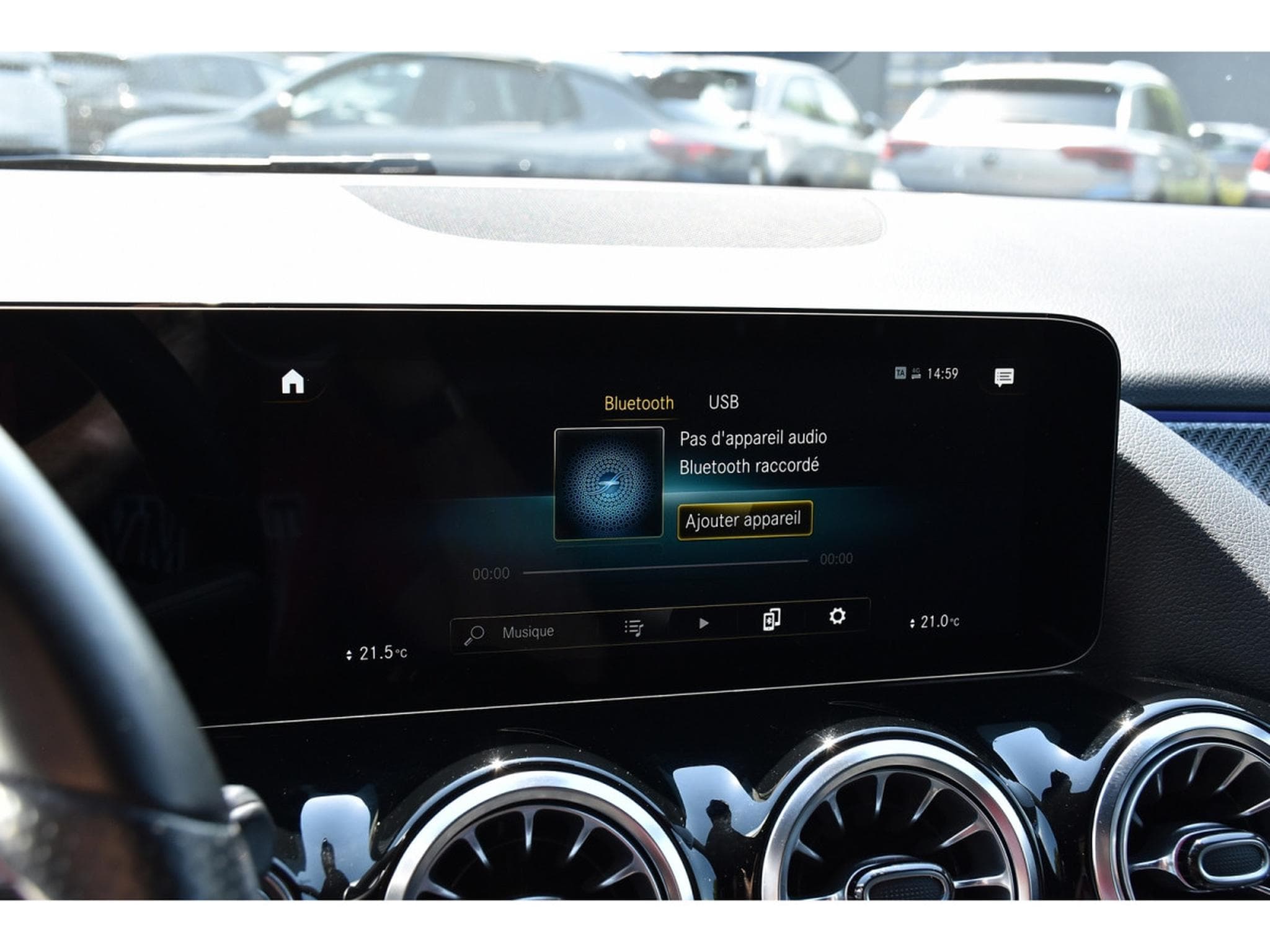Mercedes GLA 250 AMG Line 8G-Tronic DISTR LANE SIDE CAM ATT RMQ 1° MAIN (2022) - Photo 11