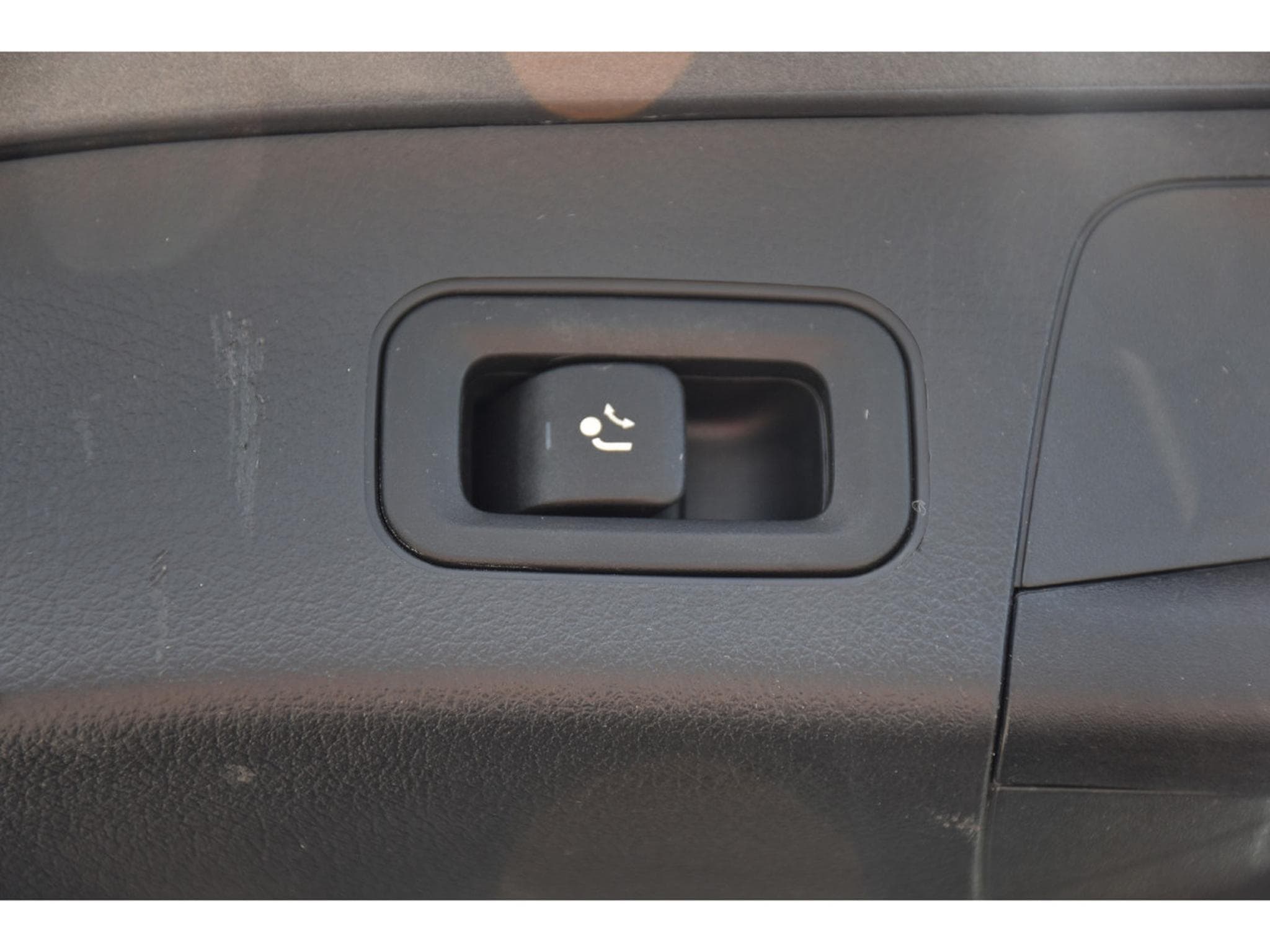Mercedes GLA 250 AMG Line 8G-Tronic DISTR LANE SIDE CAM ATT RMQ 1° MAIN (2022) - Photo 24