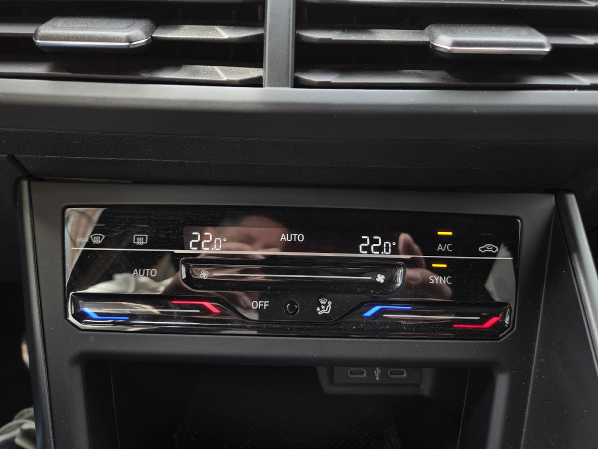 VW Polo TSI R-LINE 95CV (2023) - Photo 14