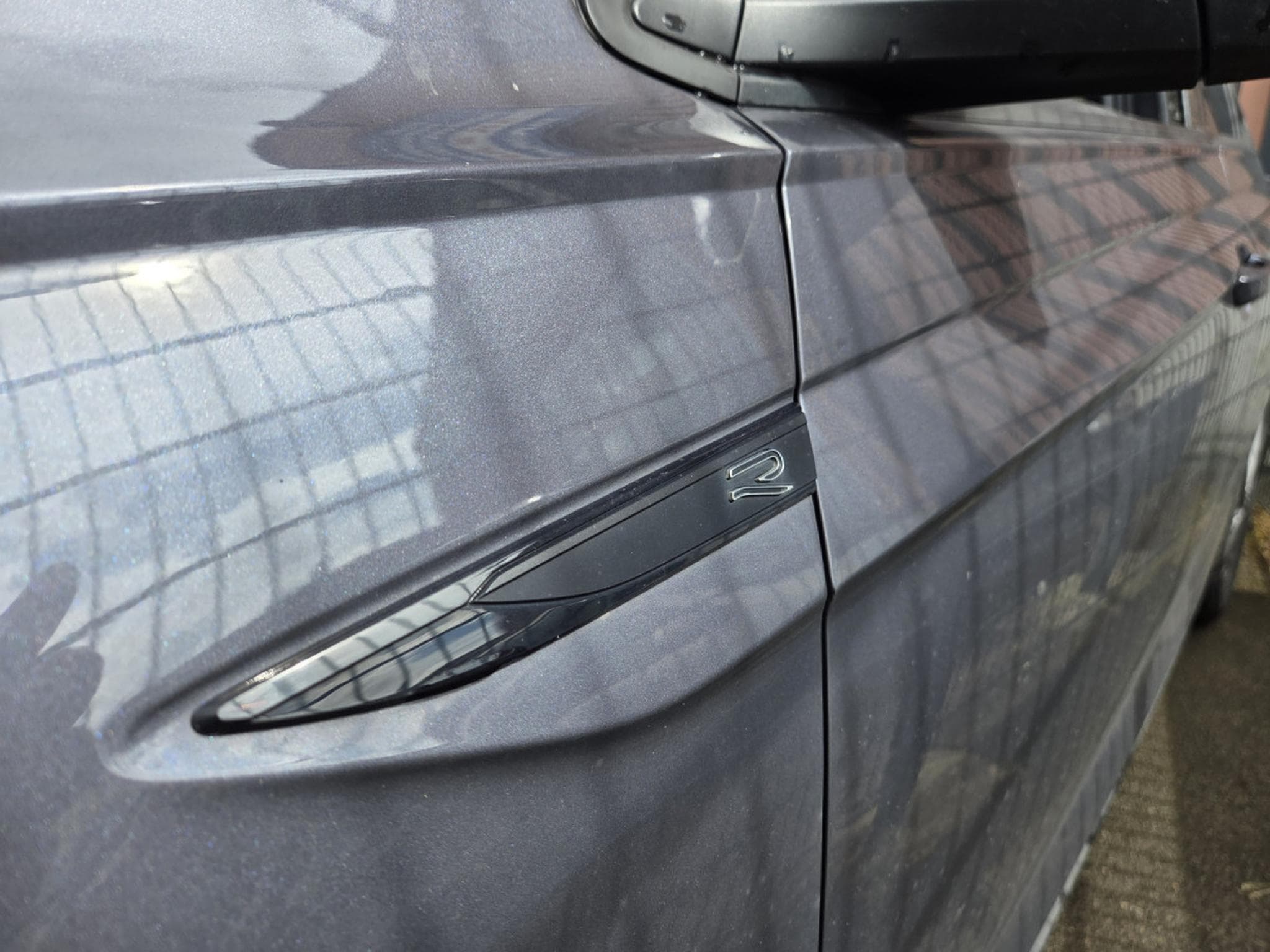 VW Polo TSI R-LINE 95CV (2023) - Photo 4