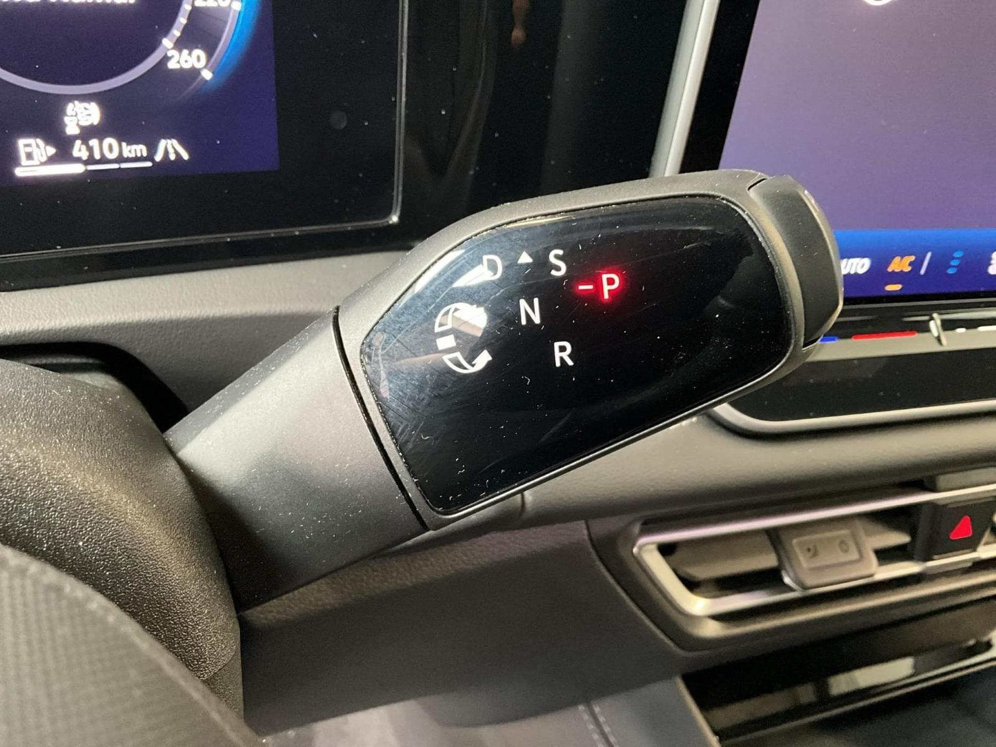 VW Tiguan R-Line+DSG+Black-Style+4M+Pano+AHK+IQ-Drive (2025) - Foto 12