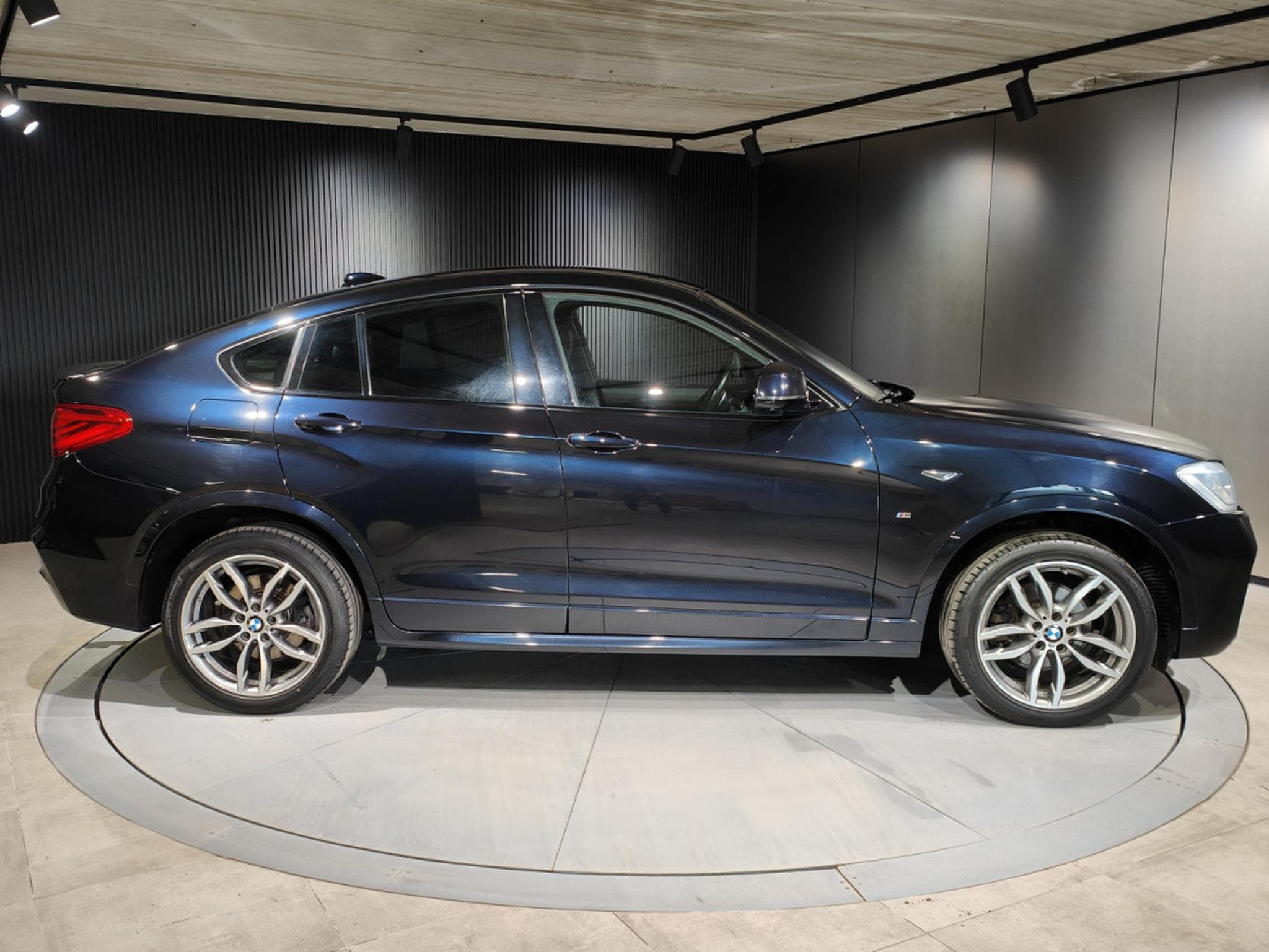 BMW X4 XDRIVE20D BOITE AUTO PACK M CUIR HARMAN/KARDON BLUETOOTH CAM (2016) - Photo 2