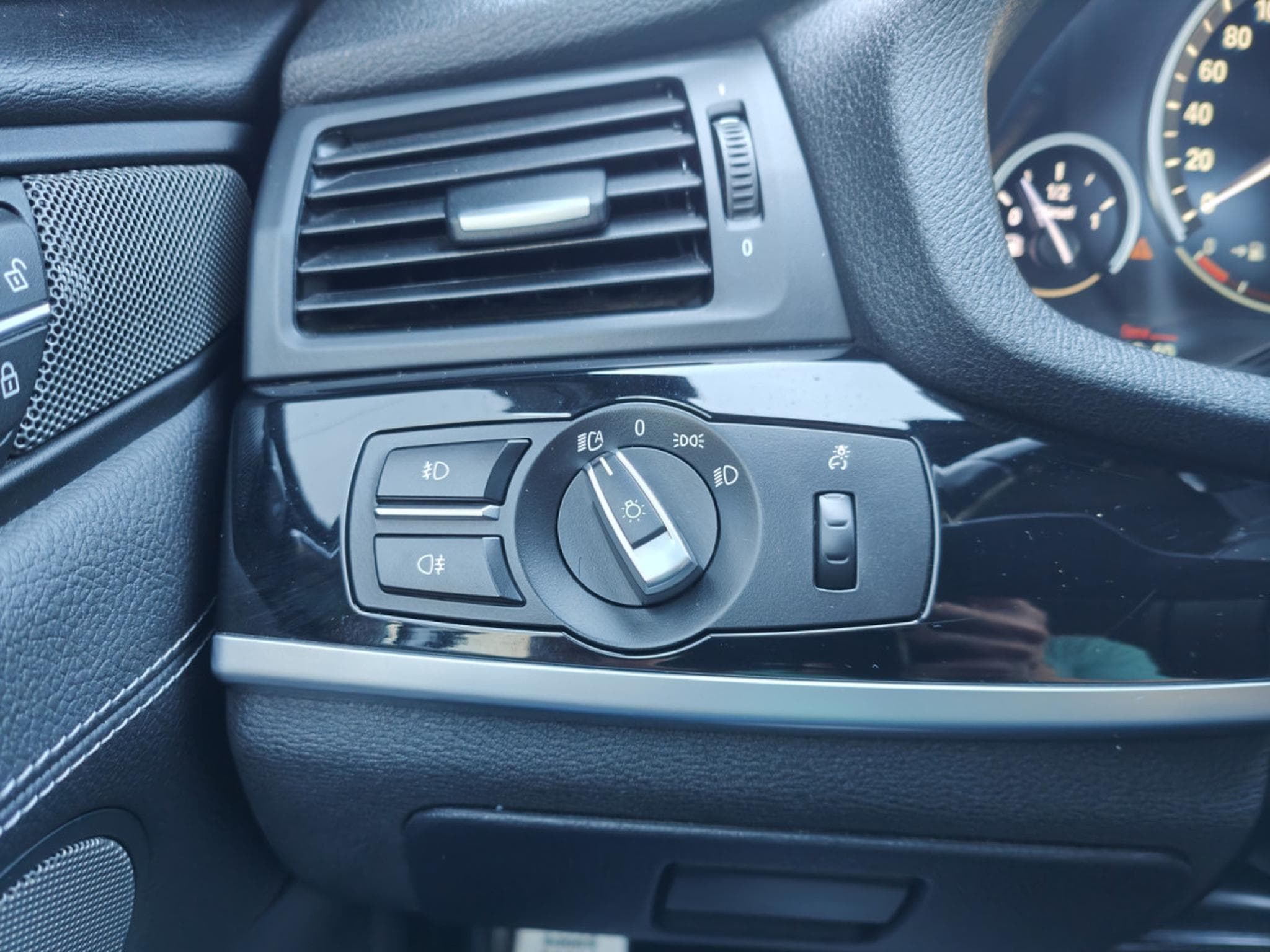 BMW X4 XDRIVE20D BOITE AUTO PACK M CUIR HARMAN/KARDON BLUETOOTH CAM (2016) - Photo 25