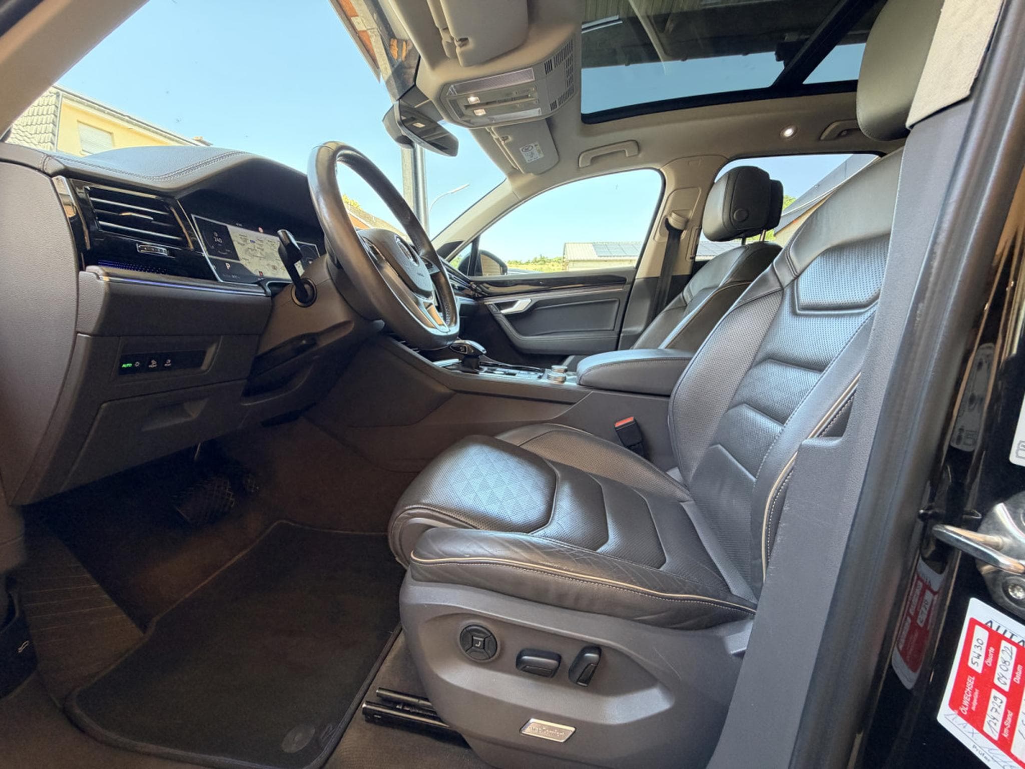 VW Touareg 3.0d R-line 4Motion Panorama Head-Up Camera 286cv (2018) - Photo 10