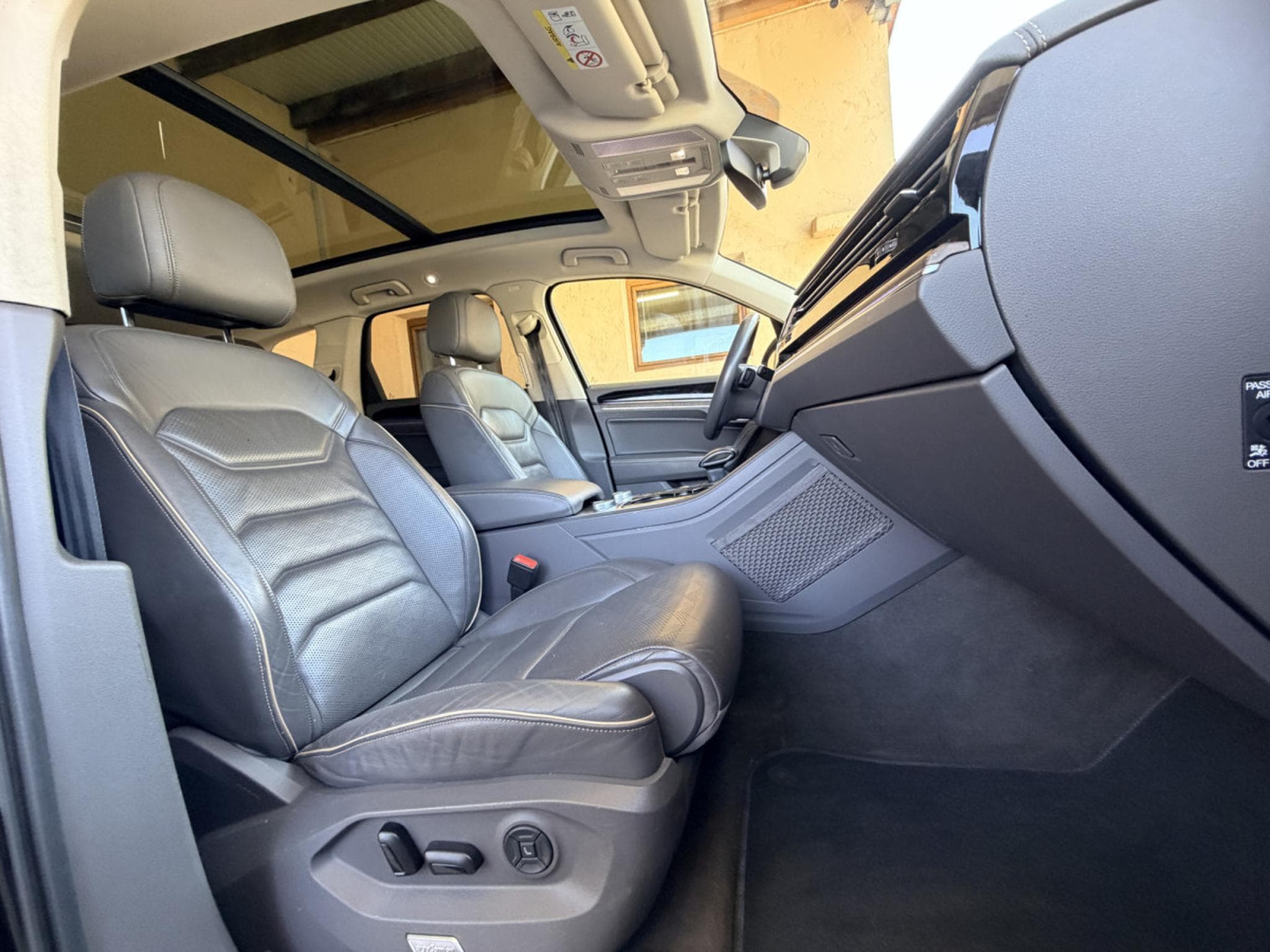 VW Touareg 3.0d R-line 4Motion Panorama Head-Up Camera 286cv (2018) - Photo 8