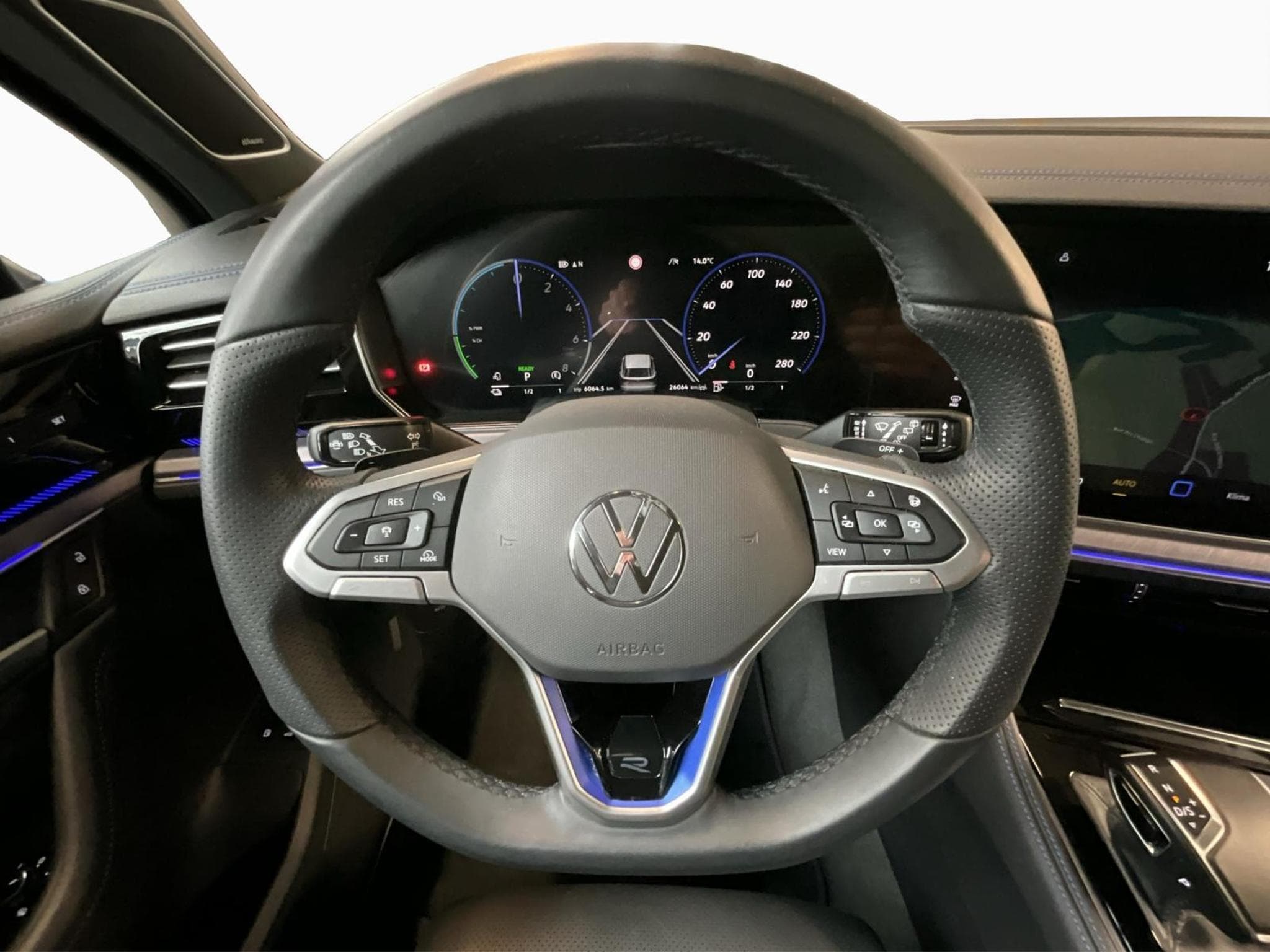 VW Touareg R+PHEV+4M+Aut.+P.Travel+P.Ass. (2024) - Foto 10