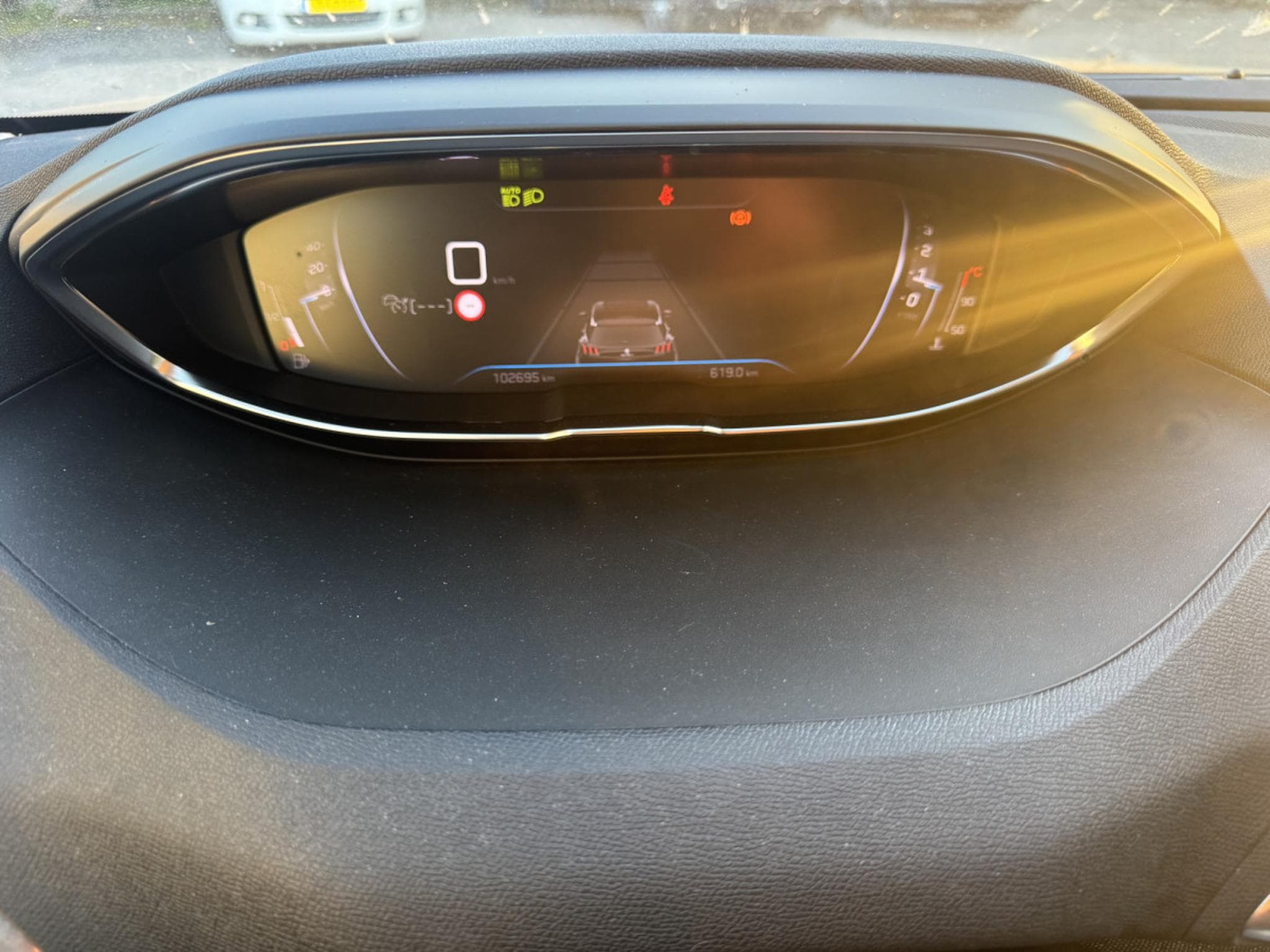 Peugeot 5008 1.5 hdi 136ch 7 places. 1-prop tva récupérable (2021) - Photo 9