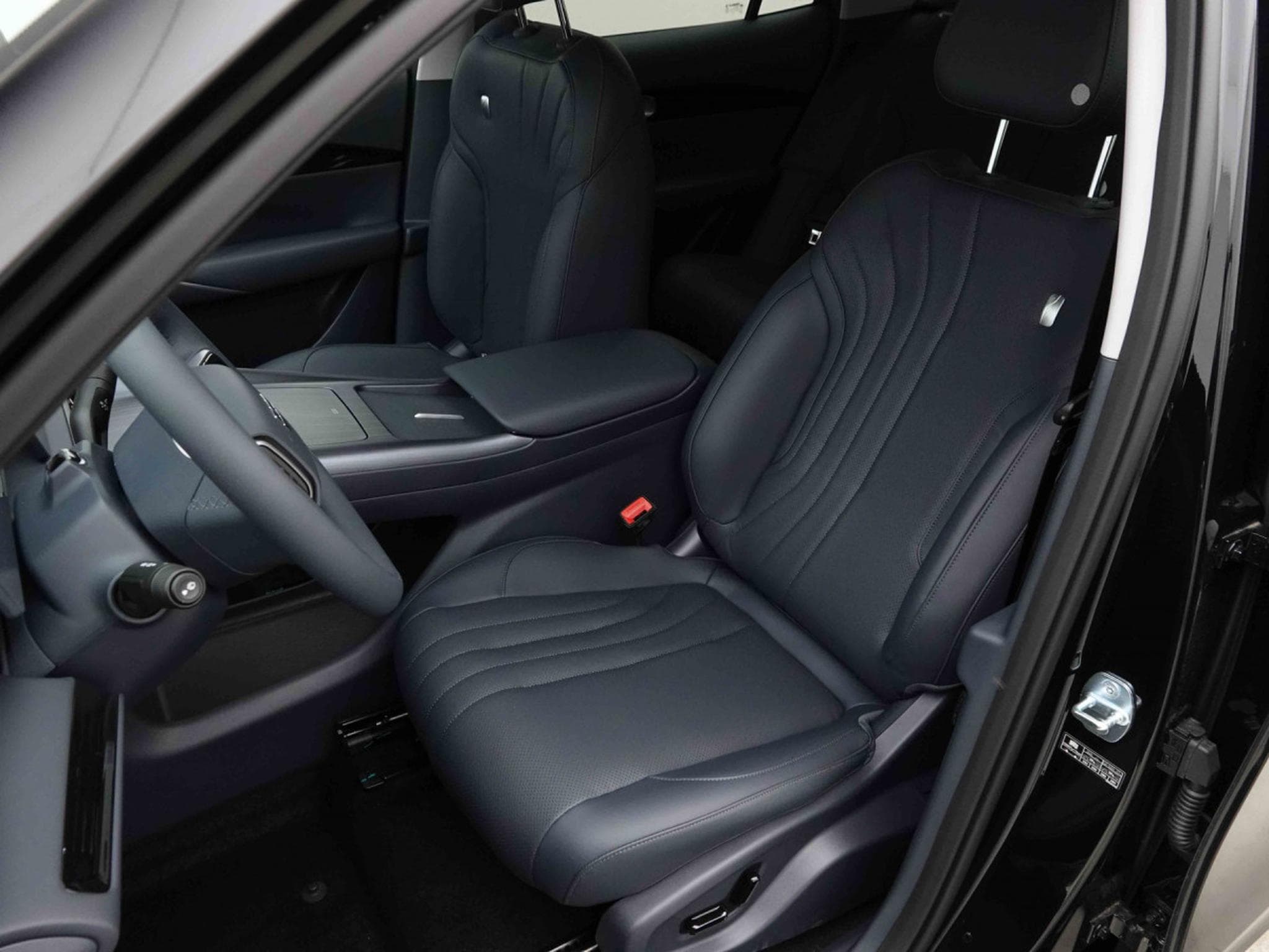 Geely EX 5 PRO + 60 kWH´h (2026) - Photo 8