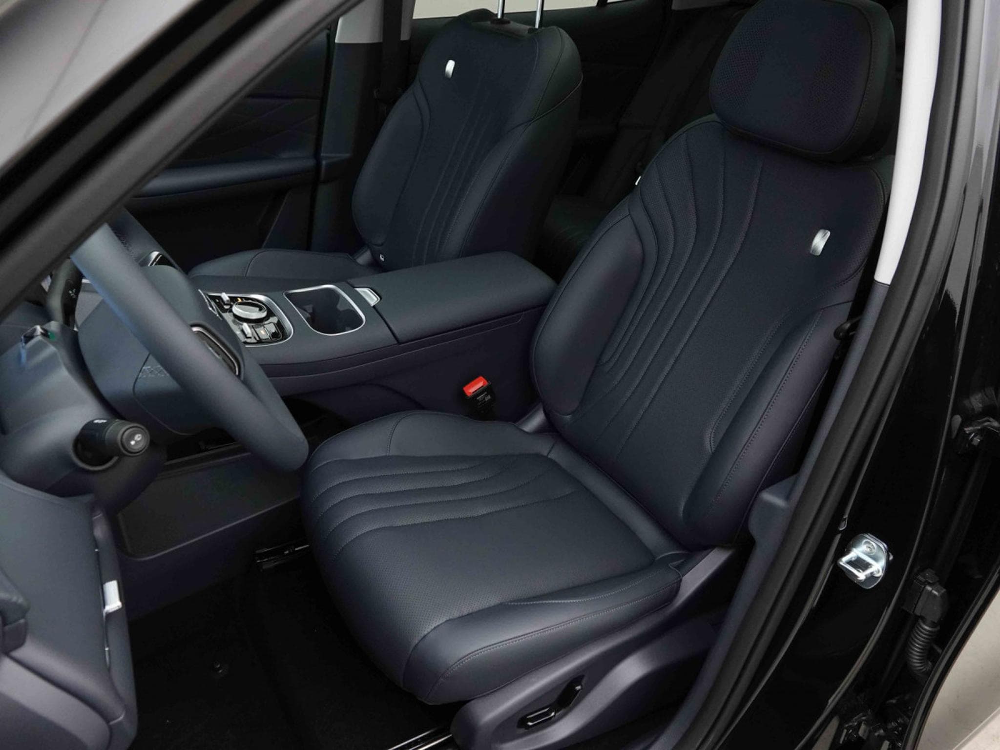 Geely Starray 1.5 PHEV 263 AT MAX + (2026) - Photo 8
