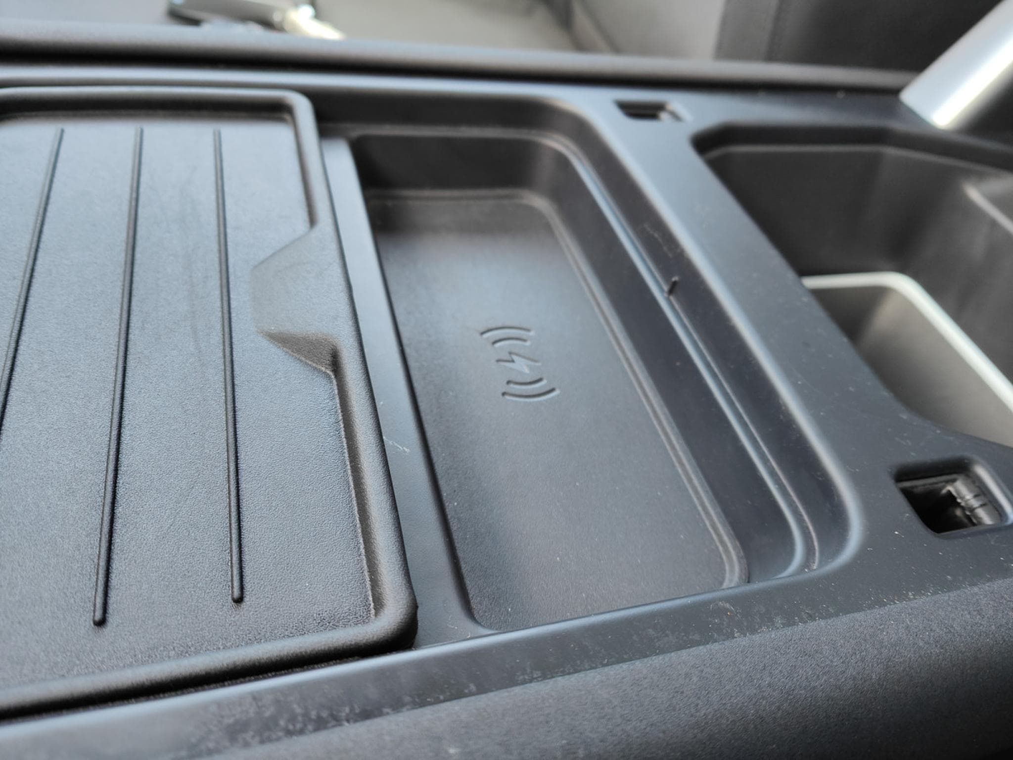 Land-Rover Defender 90 D250 TOIT OUVRANT CARPLAY CAMERA 360 CUIR (2022) - Photo 26