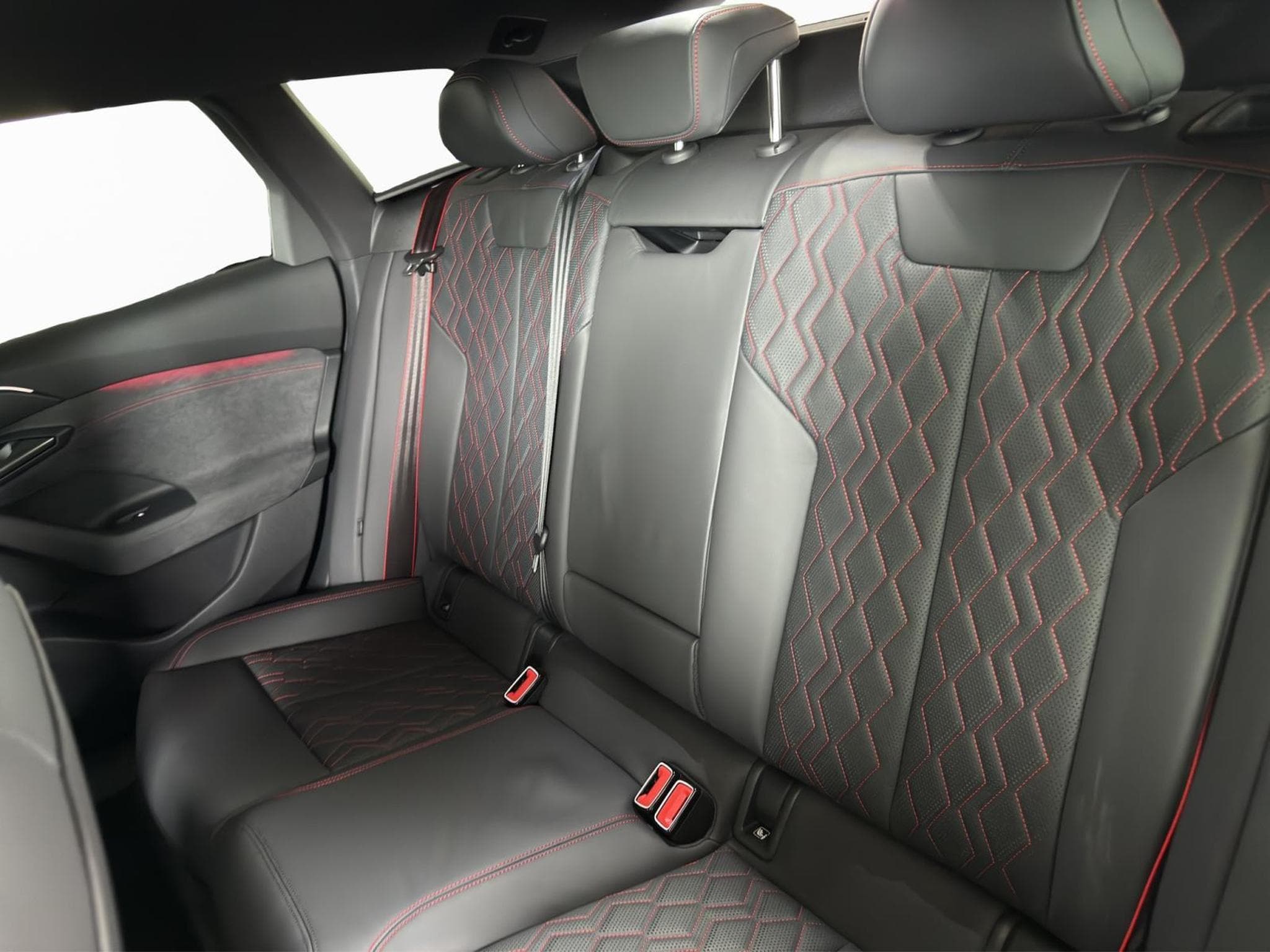Audi A6 e-tron Avant (2026) - Photo 16