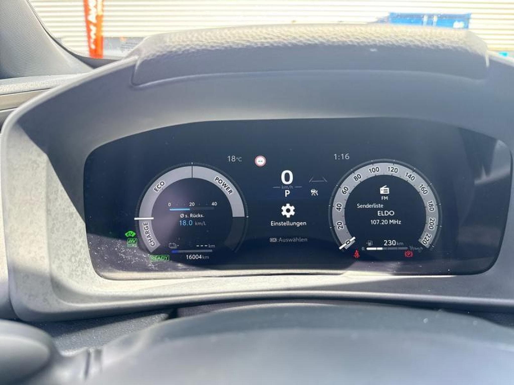 Toyota C-HR PHEV CVT Elite (2025) - Photo 10