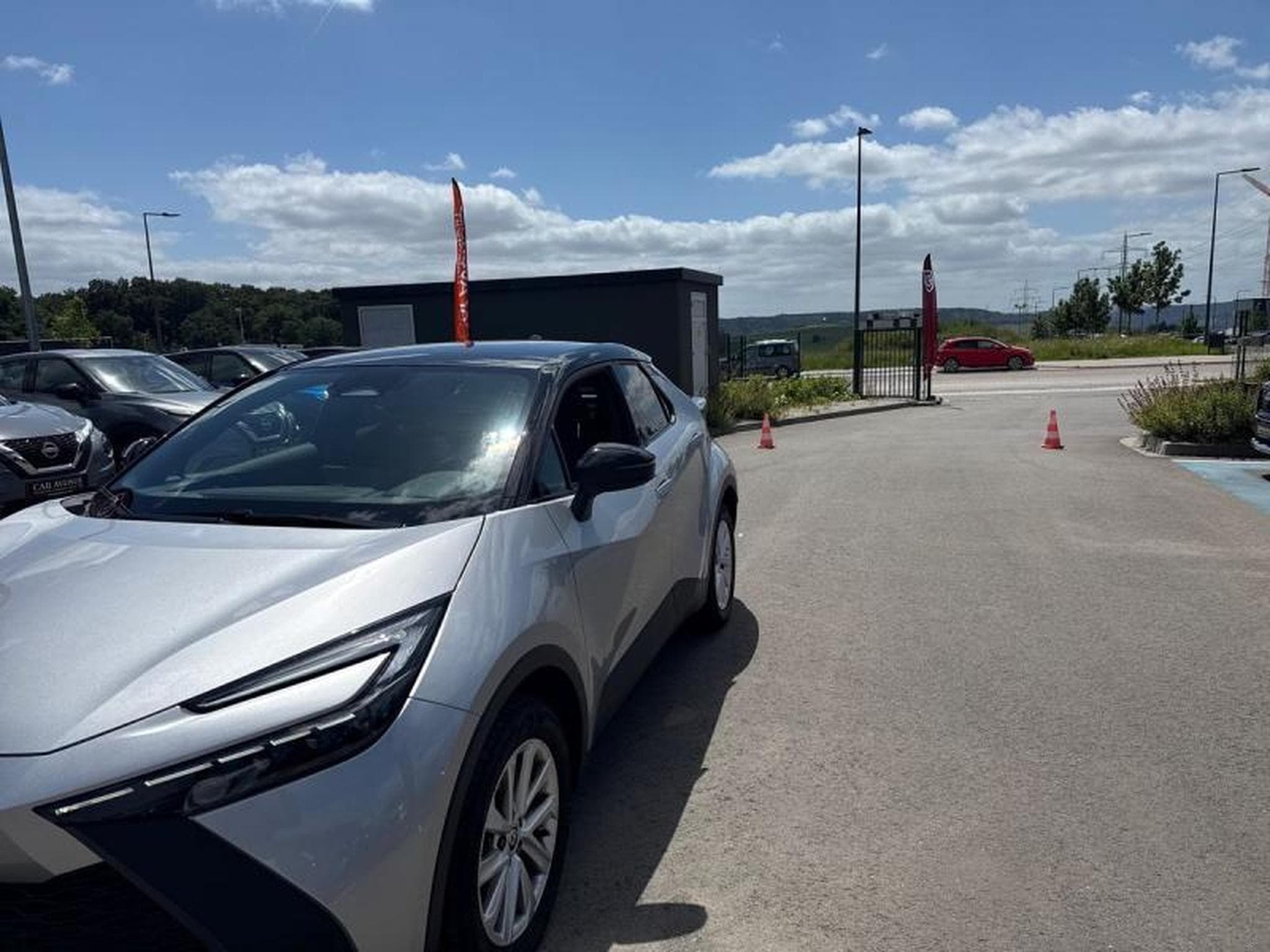 Toyota C-HR PHEV CVT Elite (2025) - Photo 20