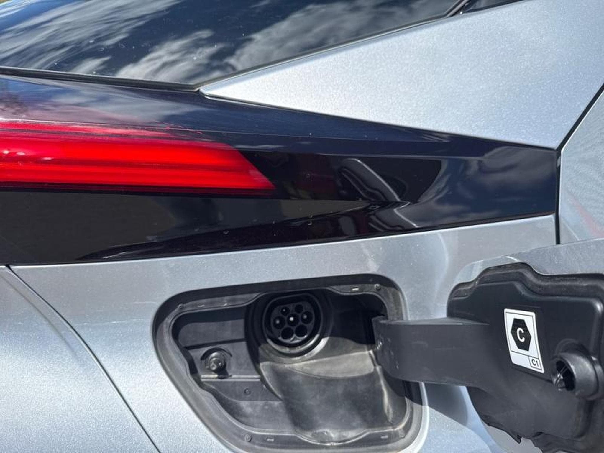 Toyota C-HR PHEV CVT Elite (2025) - Photo 23