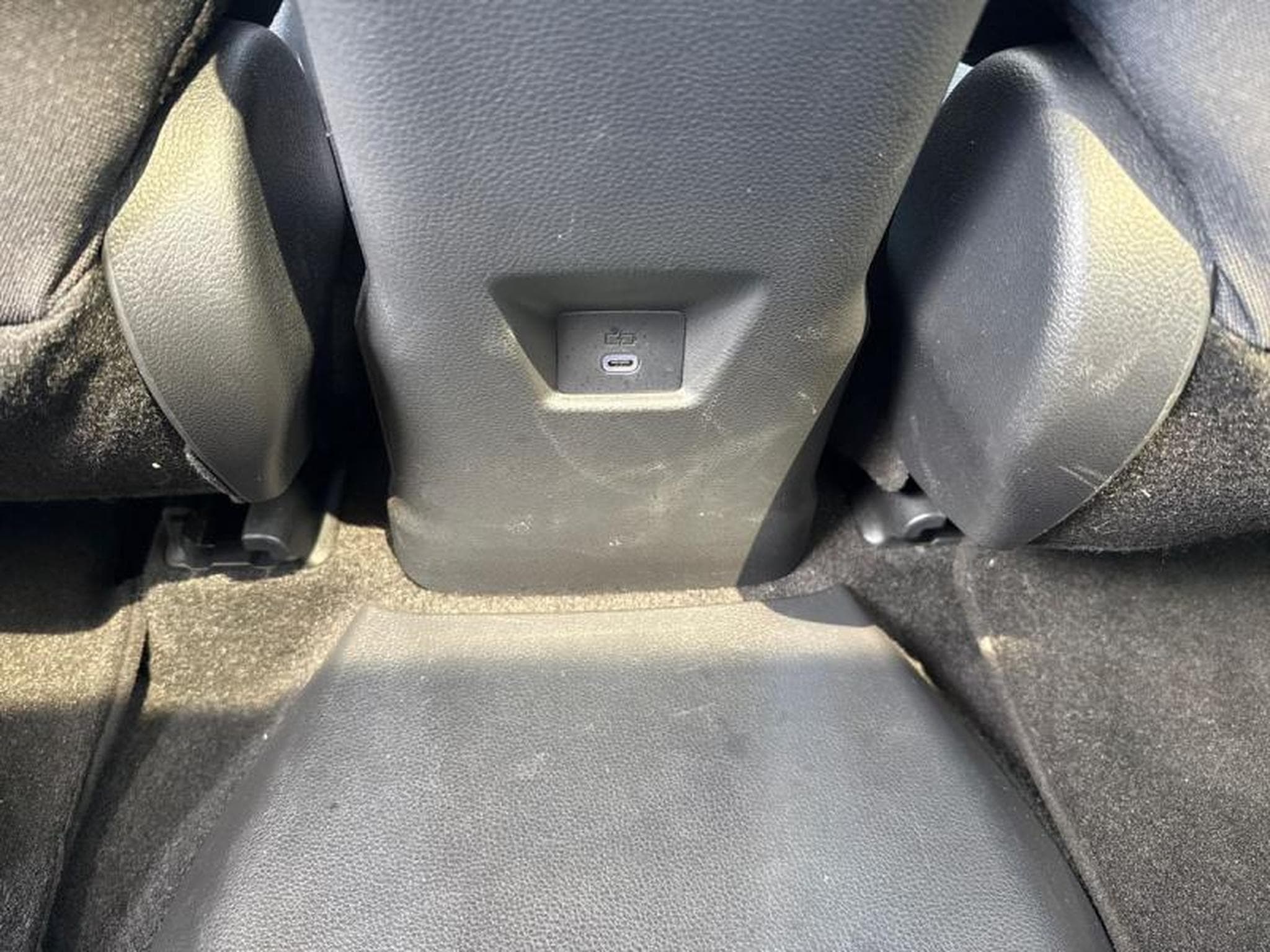 Toyota C-HR PHEV CVT Elite (2025) - Photo 24