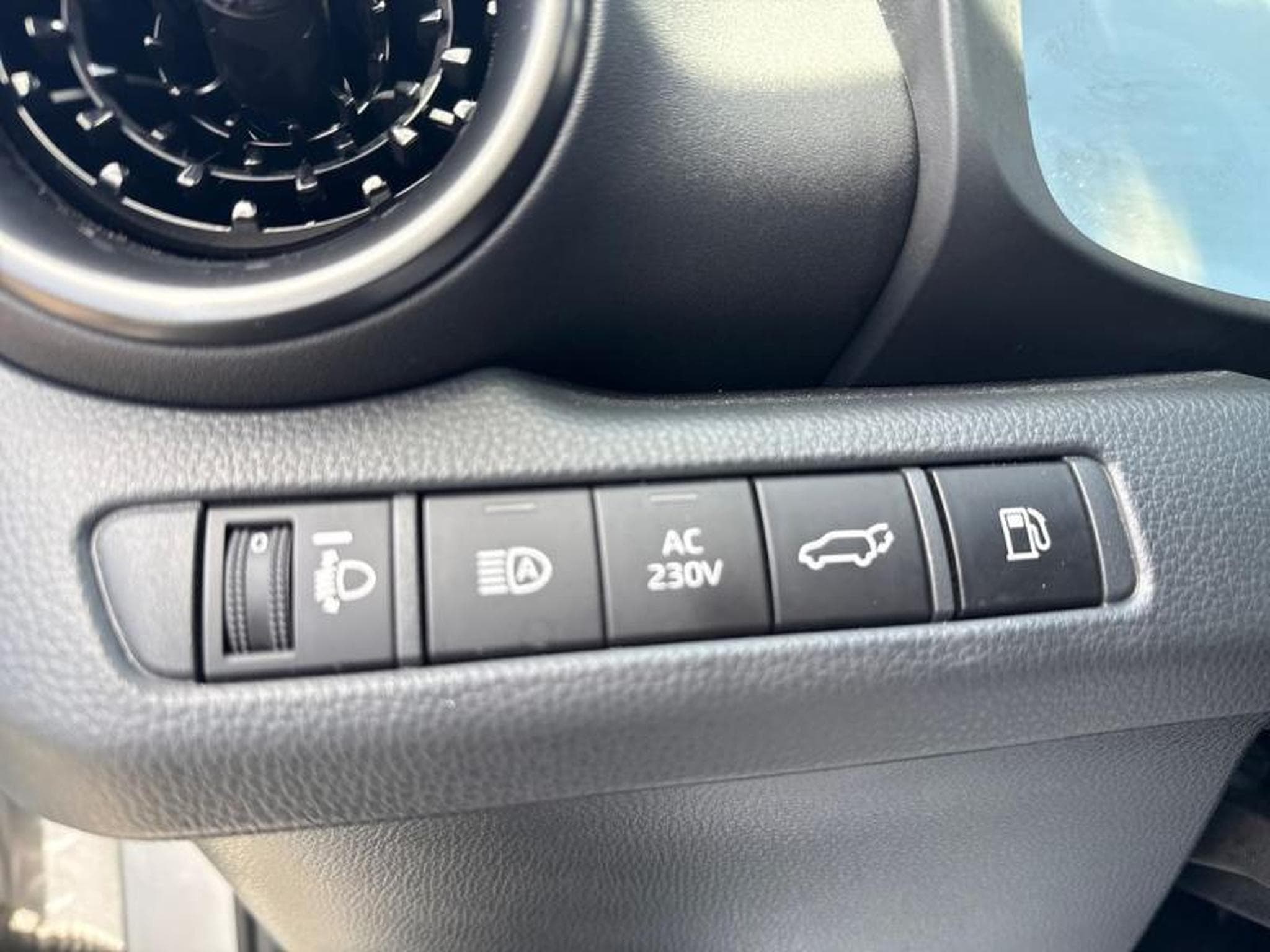 Toyota C-HR PHEV CVT Elite (2025) - Photo 25