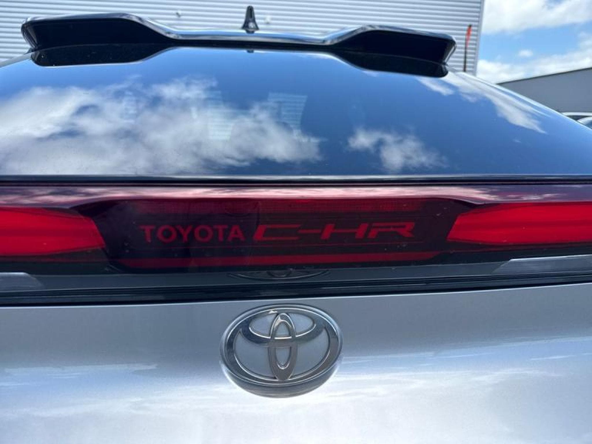 Toyota C-HR PHEV CVT Elite (2025) - Photo 31