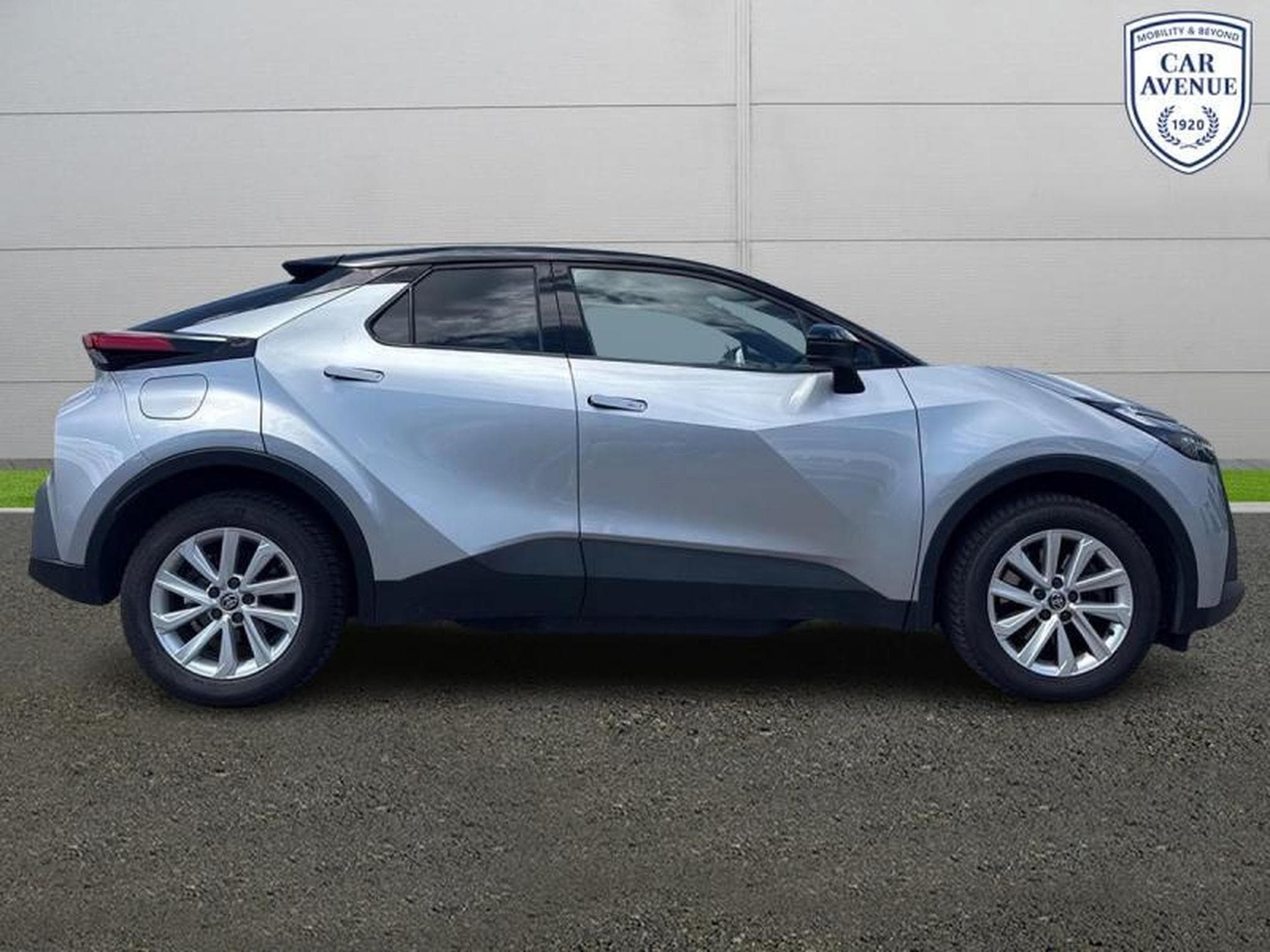 Toyota C-HR PHEV CVT Elite (2025) - Photo 5