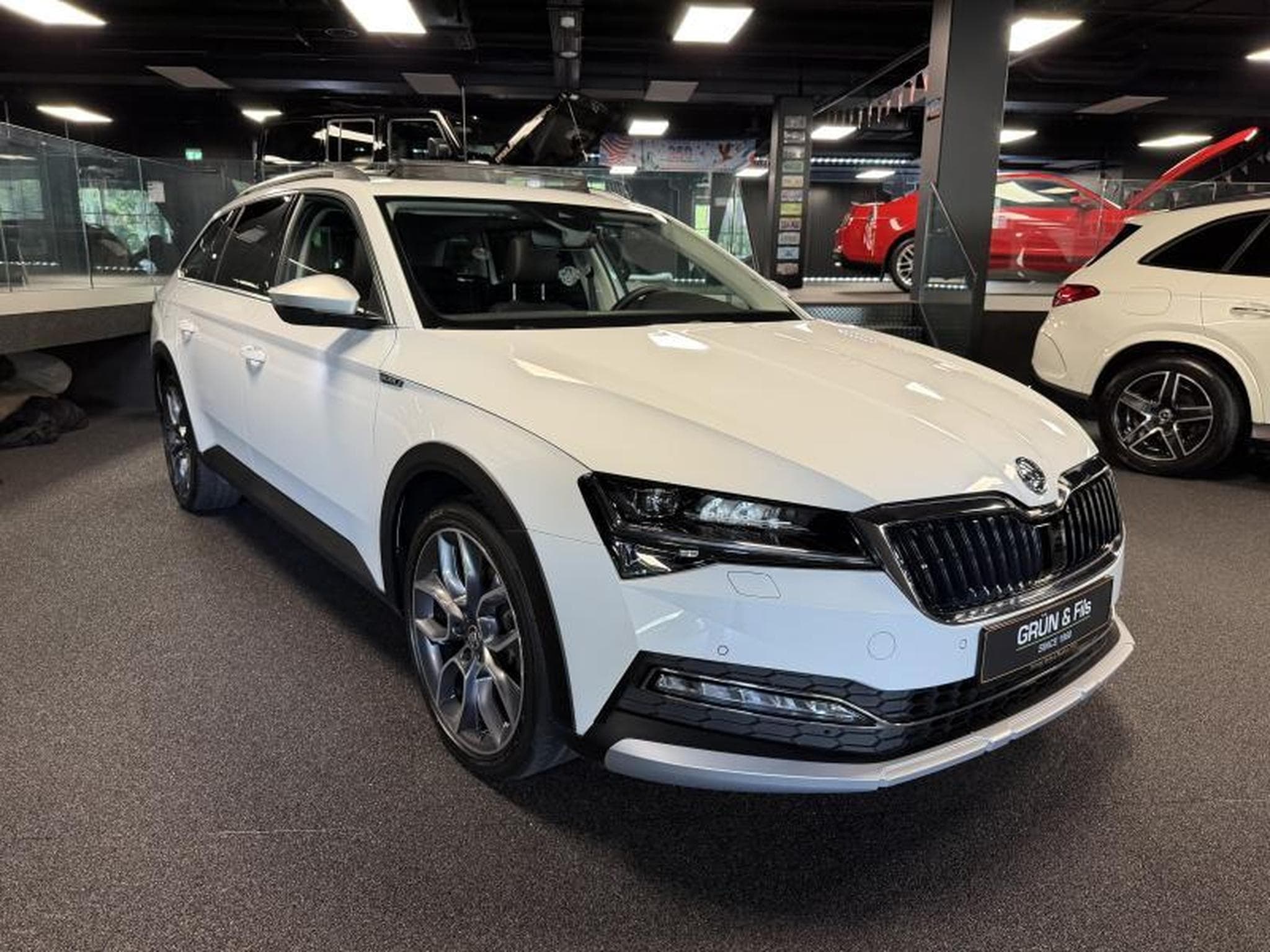 Skoda Superb SCOUT 2.0 TDI DSG 4X4 (2020) - Foto 1