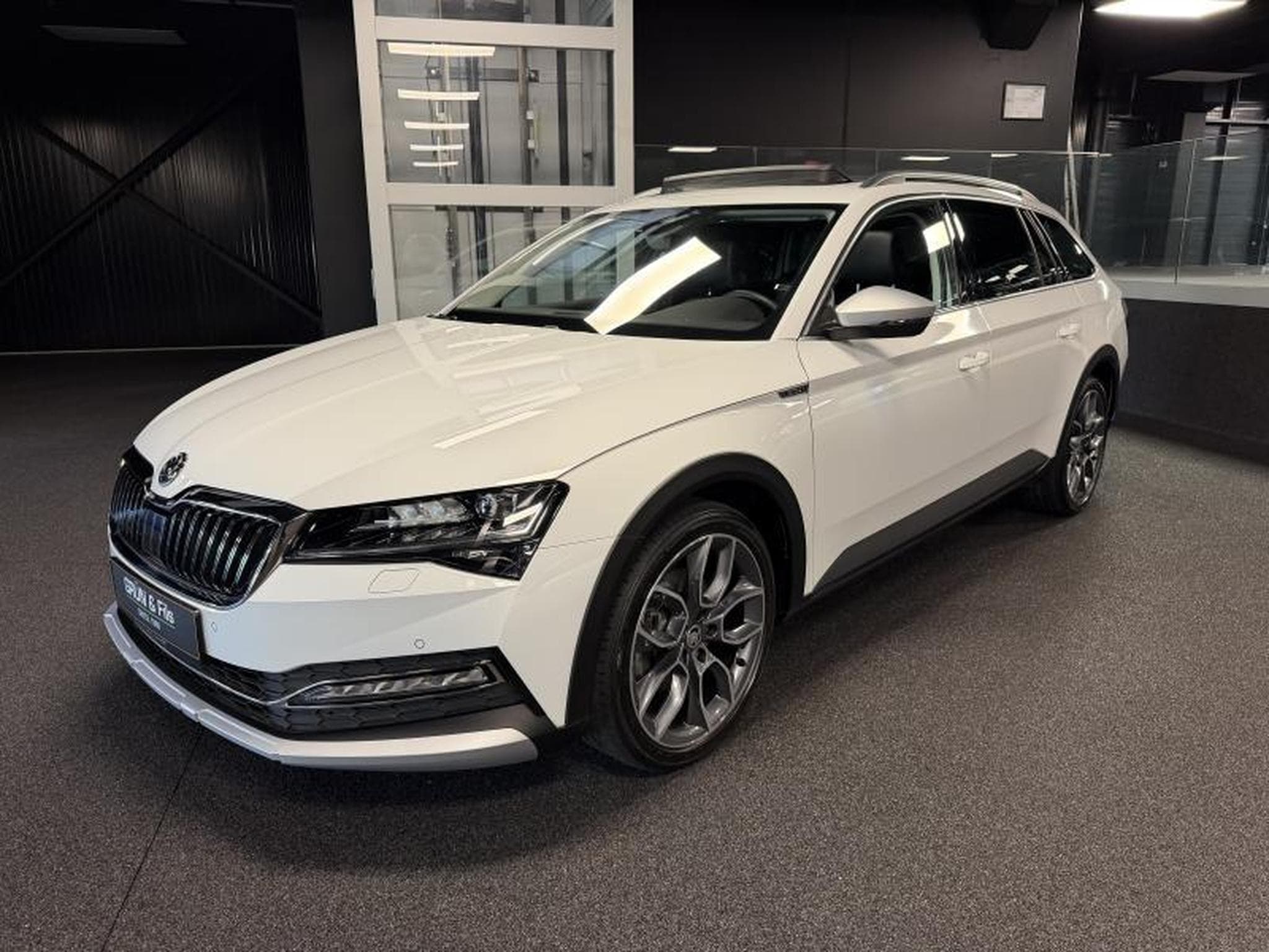 Skoda Superb SCOUT 2.0 TDI DSG 4X4 (2020) - Foto 3