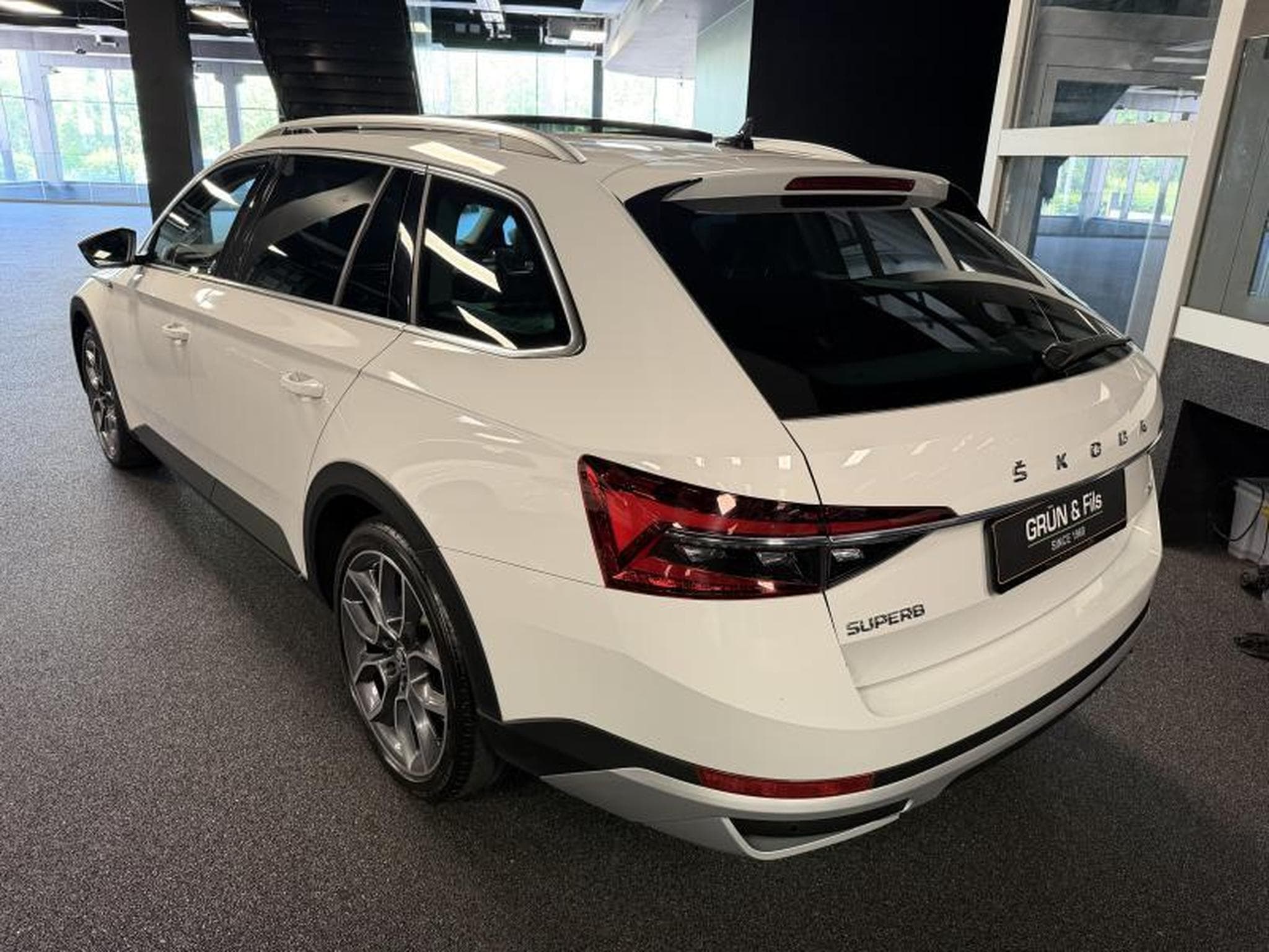 Skoda Superb SCOUT 2.0 TDI DSG 4X4 (2020) - Foto 5