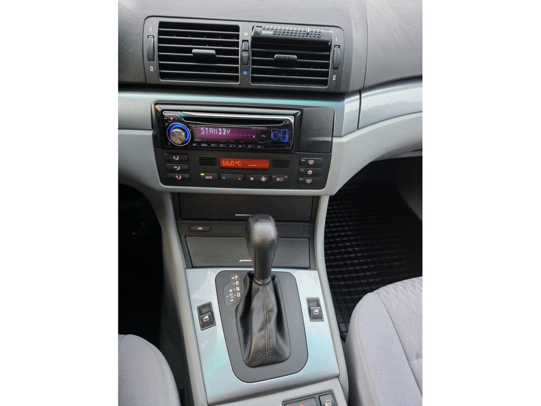 BMW 323 i Automatic (1999) - Photo 8