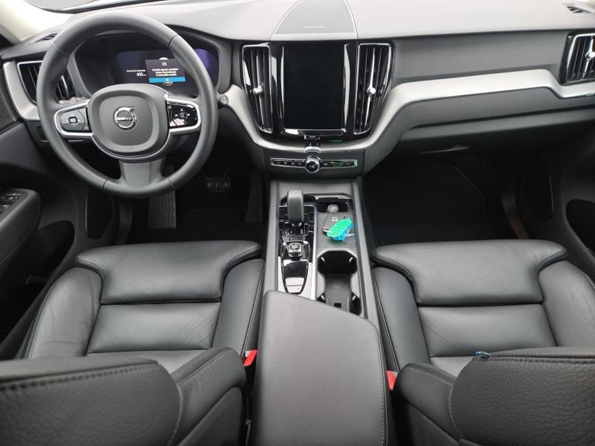 Volvo XC60 B4 Plus Dark / Essence (2024) - Foto 3
