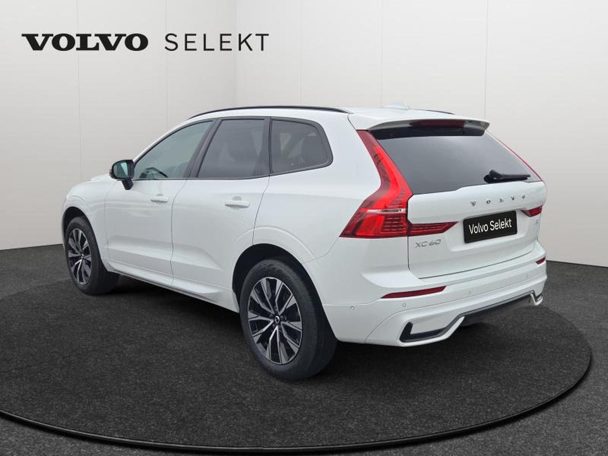 Volvo XC60 B4 Plus Dark / Essence (2024) - Foto 5