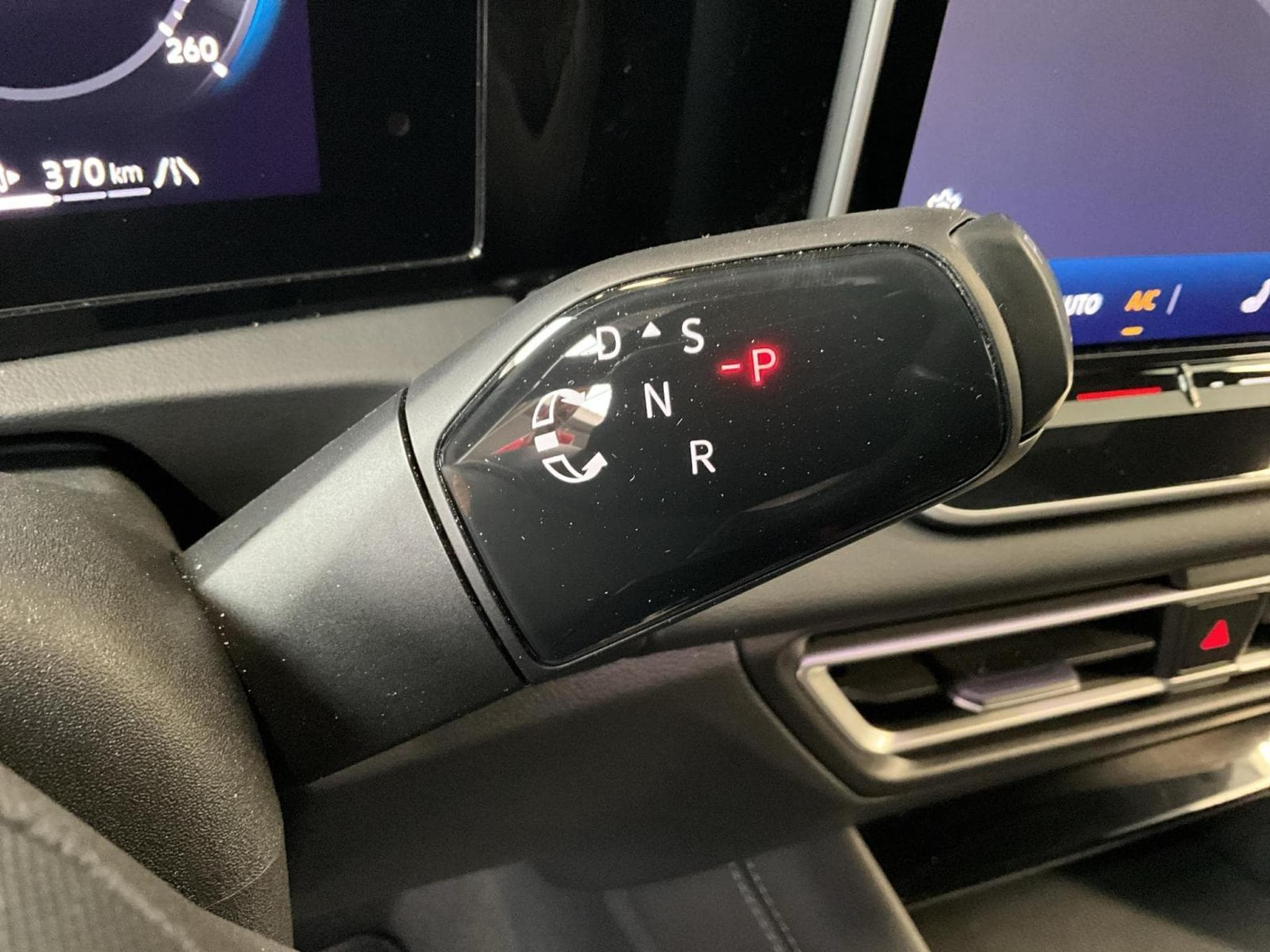 VW Tiguan R-Line+DSG+4Motion+Navi+Led+SideAssist (2024) - Foto 14