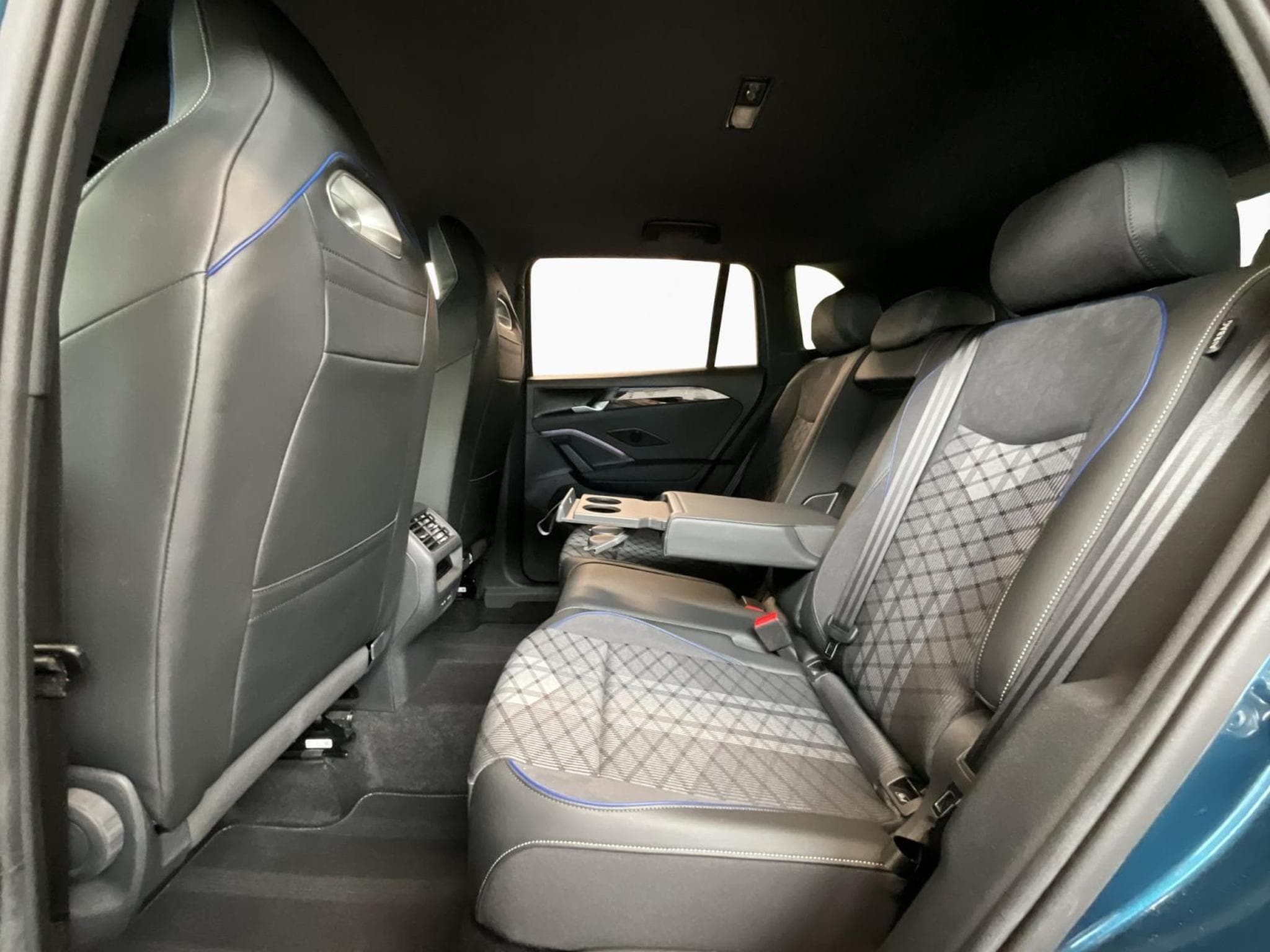 VW Tiguan R-Line+DSG+4Motion+Navi+Led+SideAssist (2024) - Foto 18