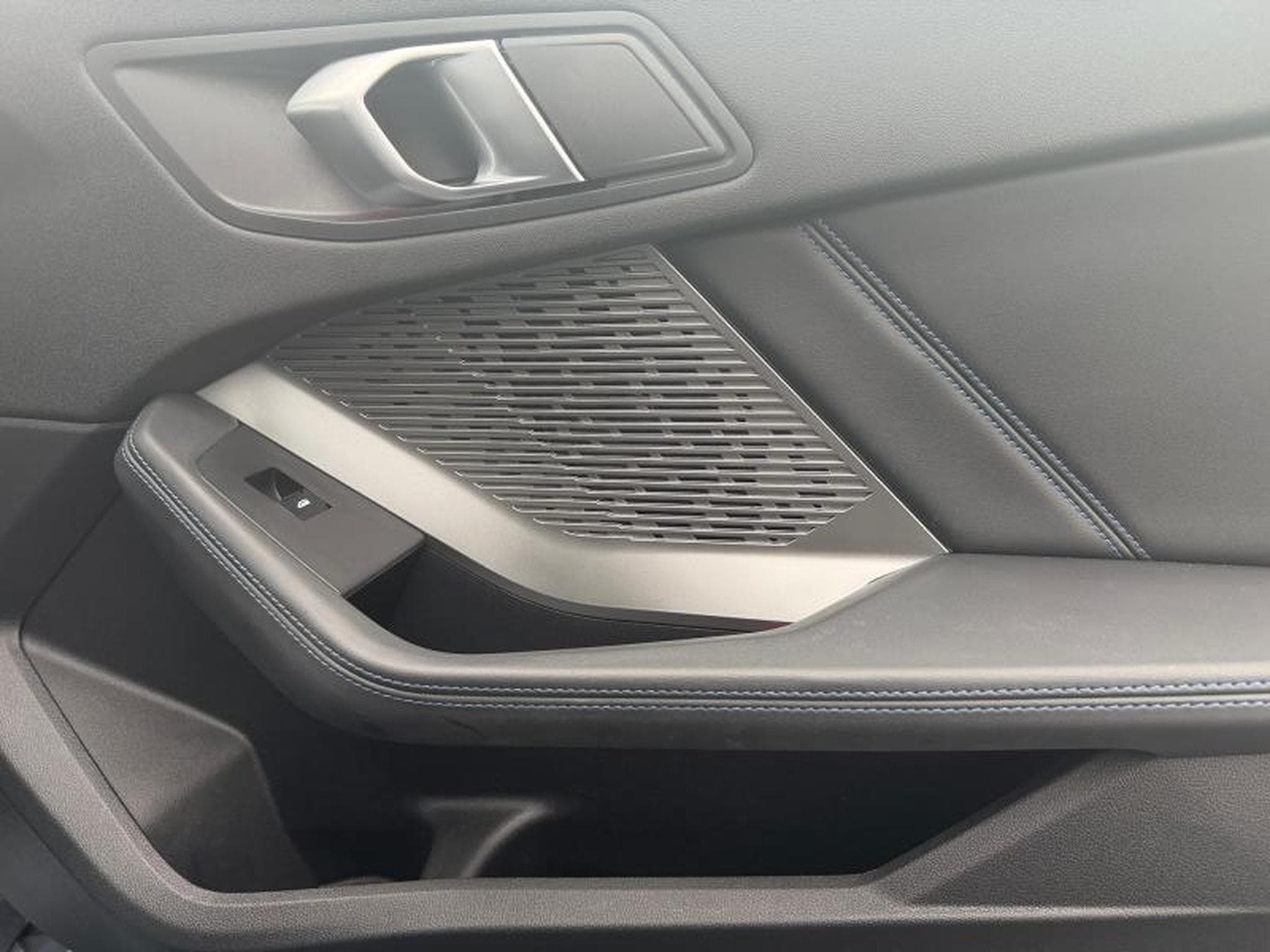 BMW 120 I Pack M / Panoramique / Essence (2025) - Foto 22