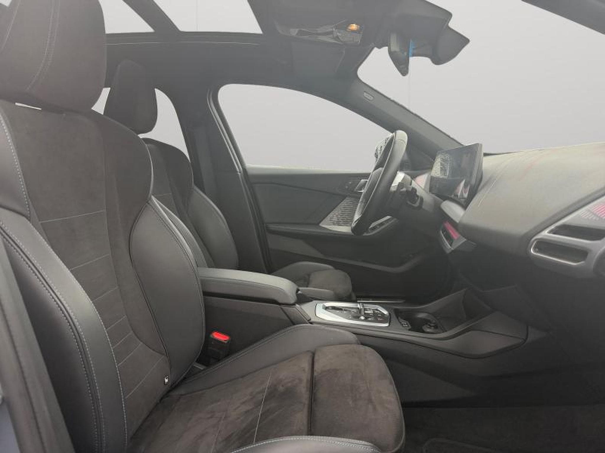 BMW 120 I Pack M / Panoramique / Essence (2025) - Foto 39