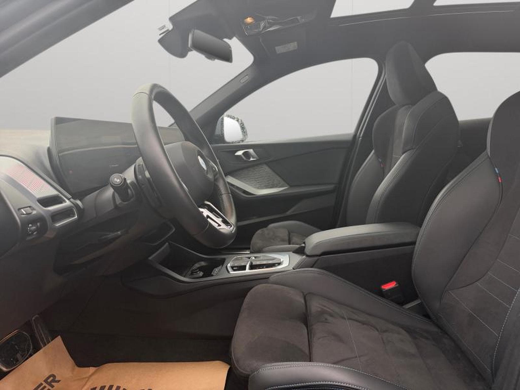 BMW 120 I Pack M / Panoramique / Essence (2025) - Foto 41